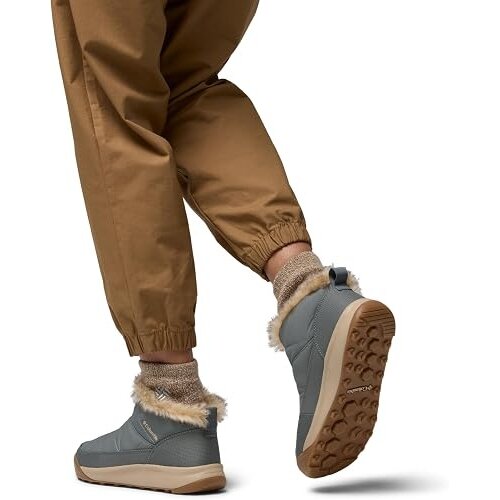 Columbia Footwear Women's Minx Extra Shorty