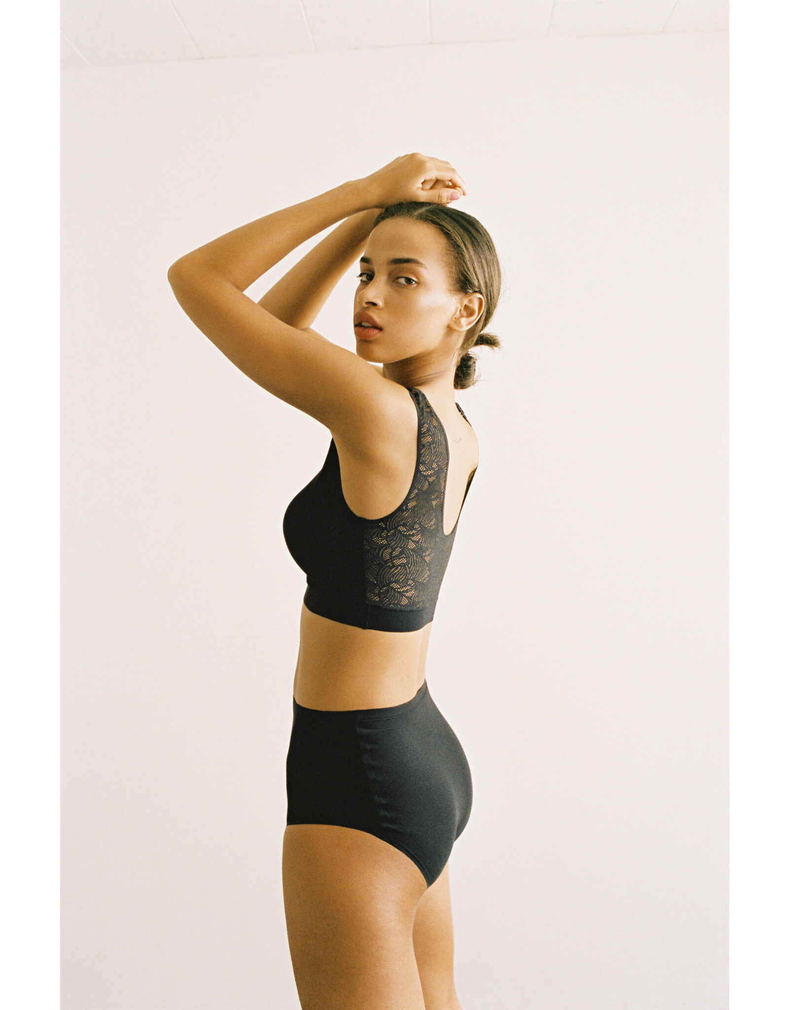 Chantelle SoftStretch Lace V Back Padded Bralette