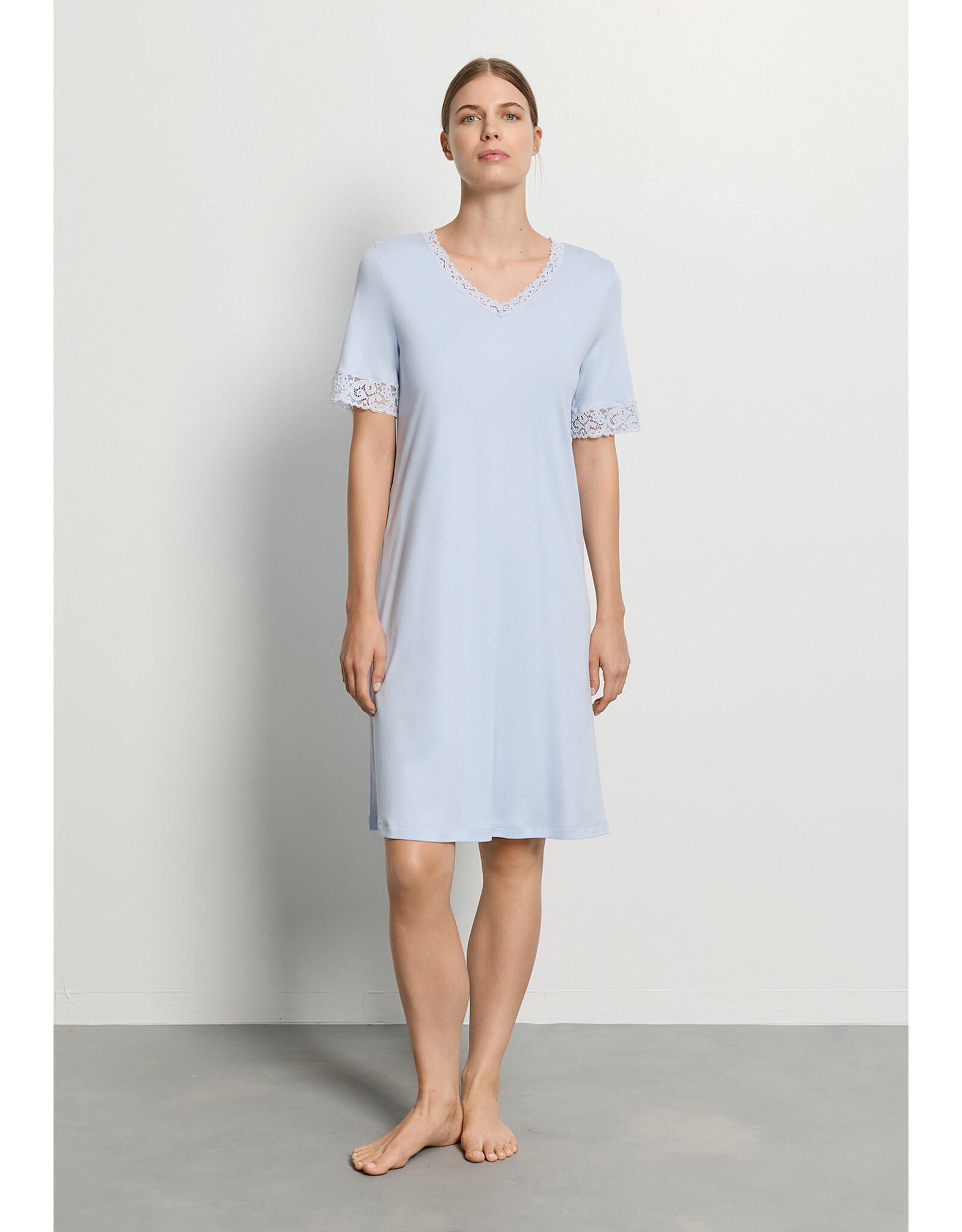 Hanro Moments Short Sleeve Short Nightdress
