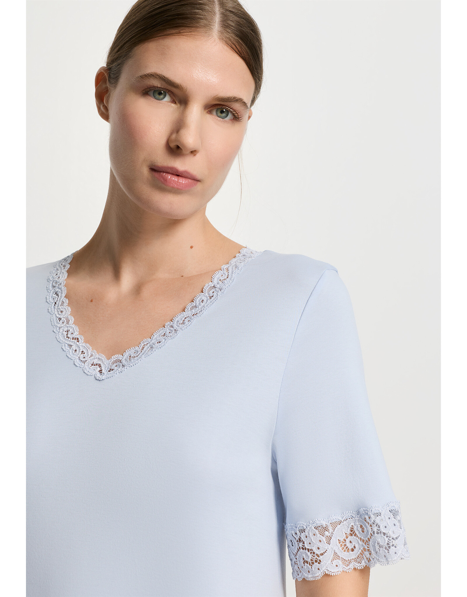 Hanro Moments Short Sleeve Short Nightdress