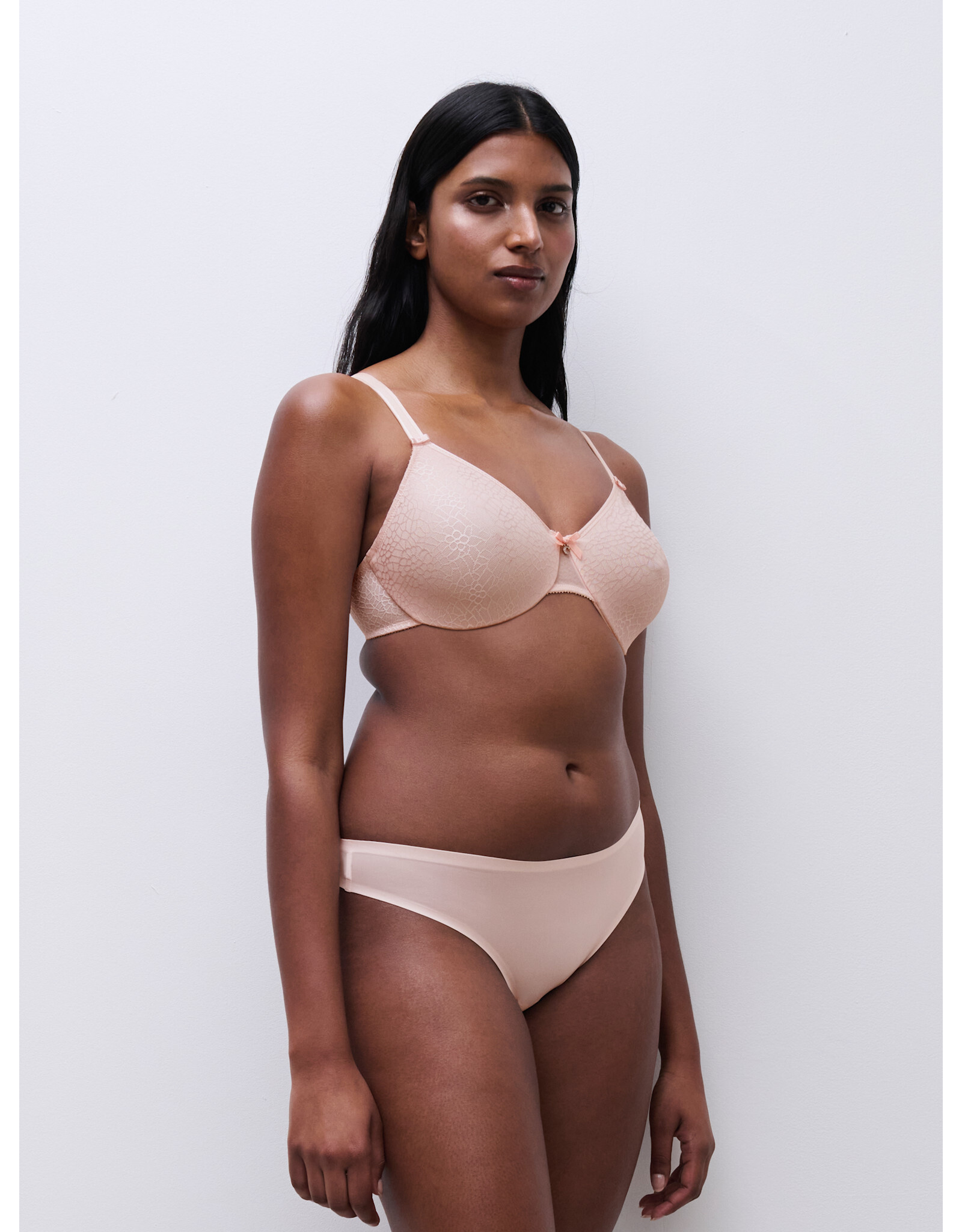Chantelle C Magnifique Seamless Minimizer Bra