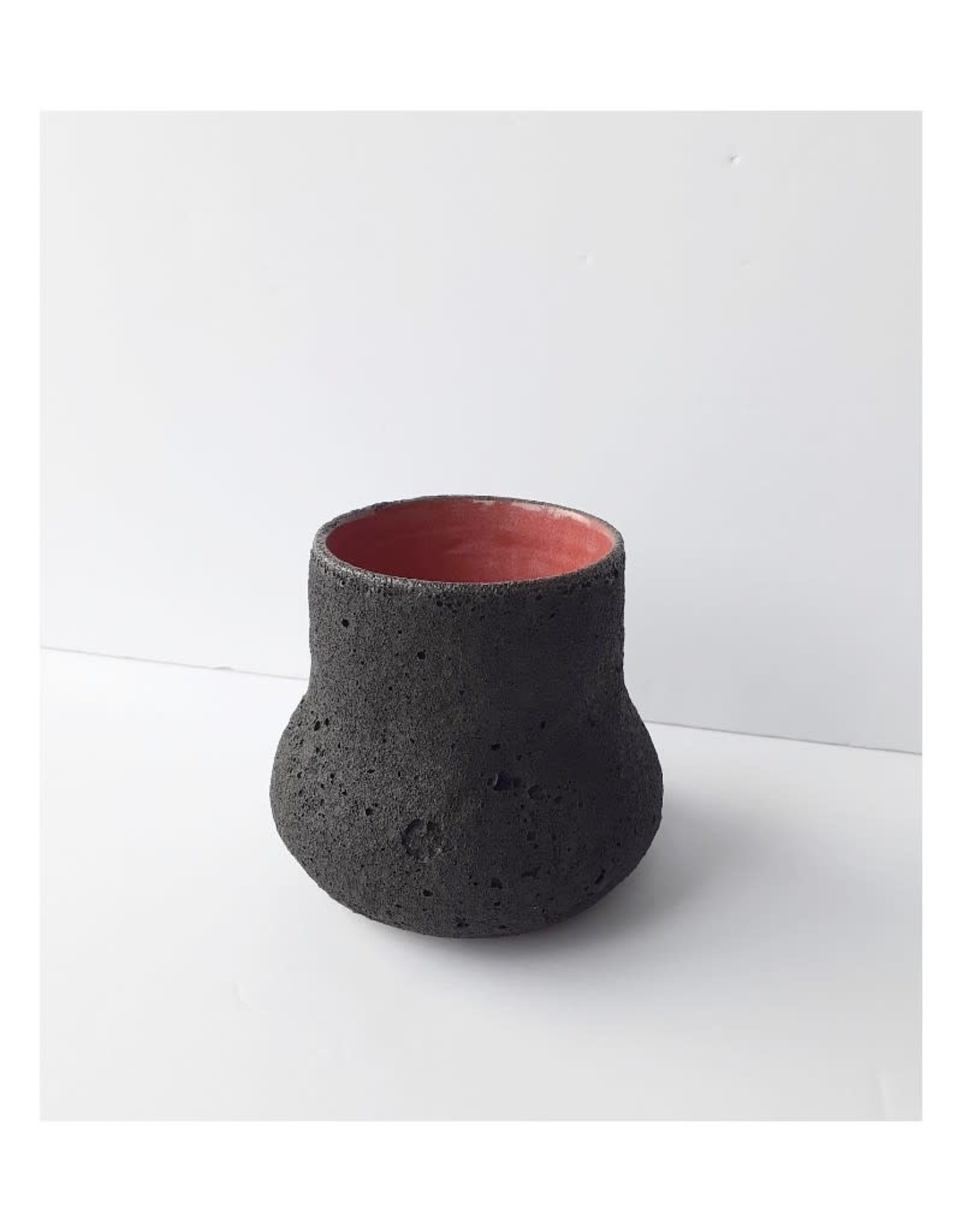 PasPareil Céramique Petit Vase Paspareil Céramique Volcanique noir et corail