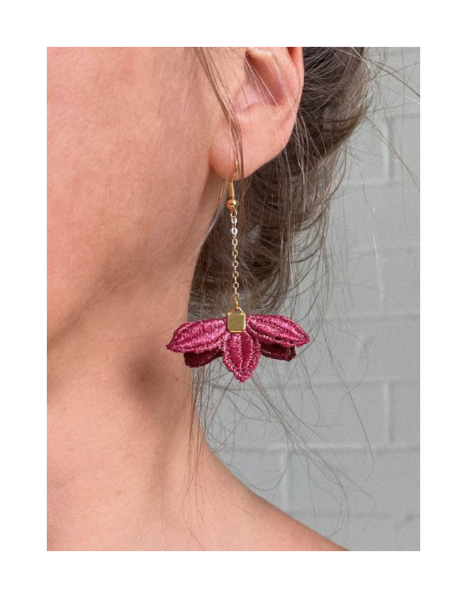 This Ilk Boucles d'oreilles Petalum Long This Ilk Pistache & Gold