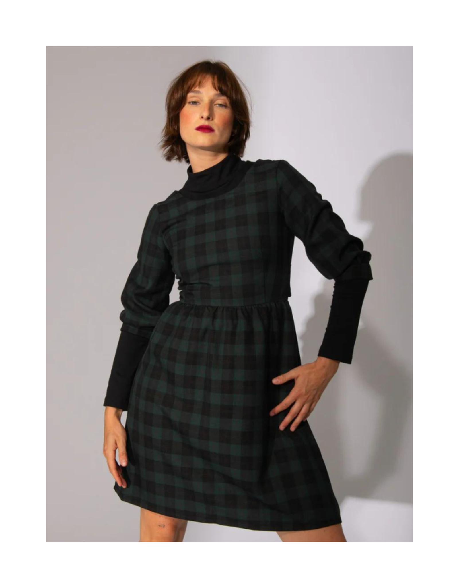 Eve Lavoie Robe Tissée Do you realize? AH2425 Eve Lavoie Tartan noir et forêt