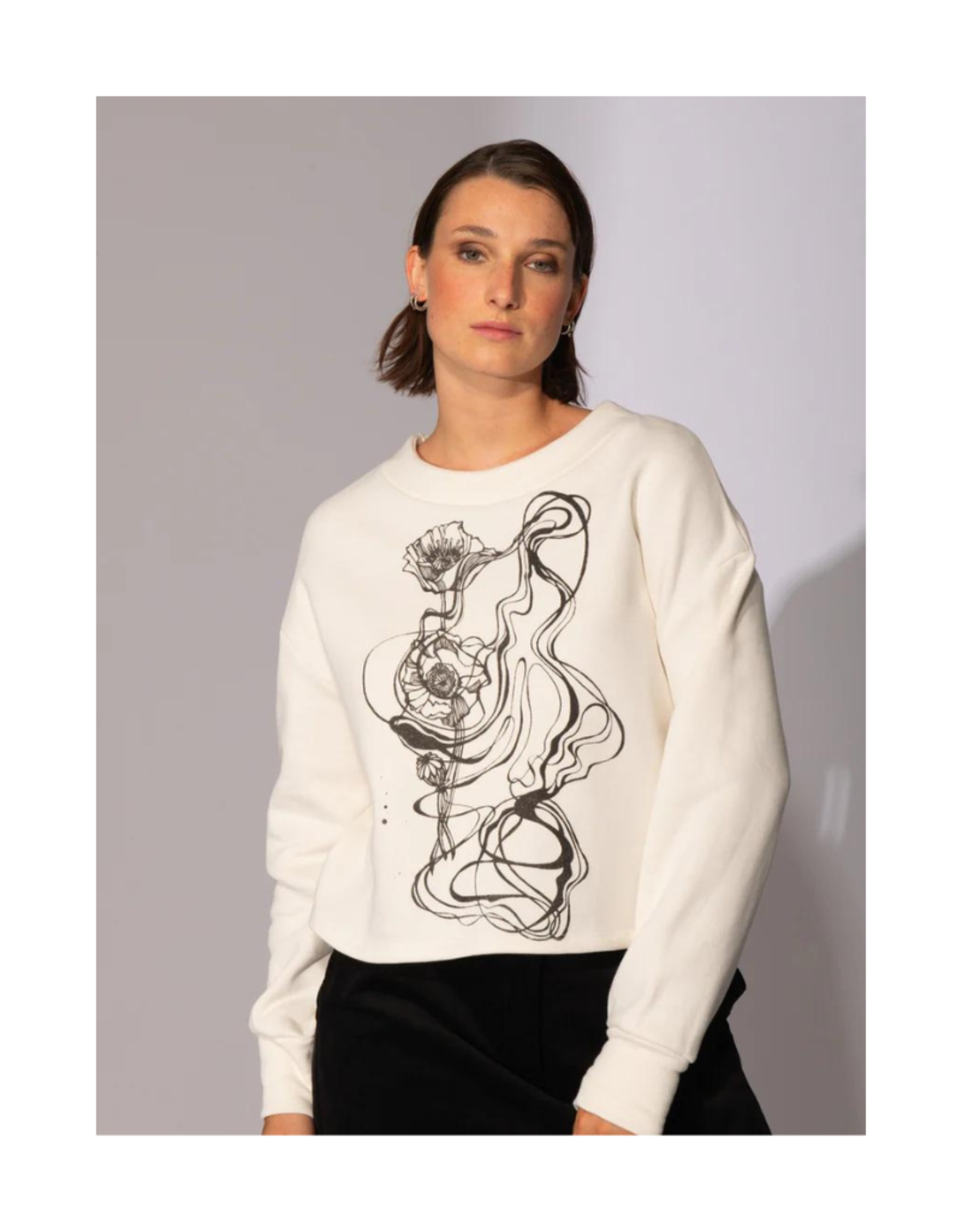 Eve Lavoie Crewneck sérigraphié Street spirit AH2425 Eve Lavoie Ivoire et fleurs