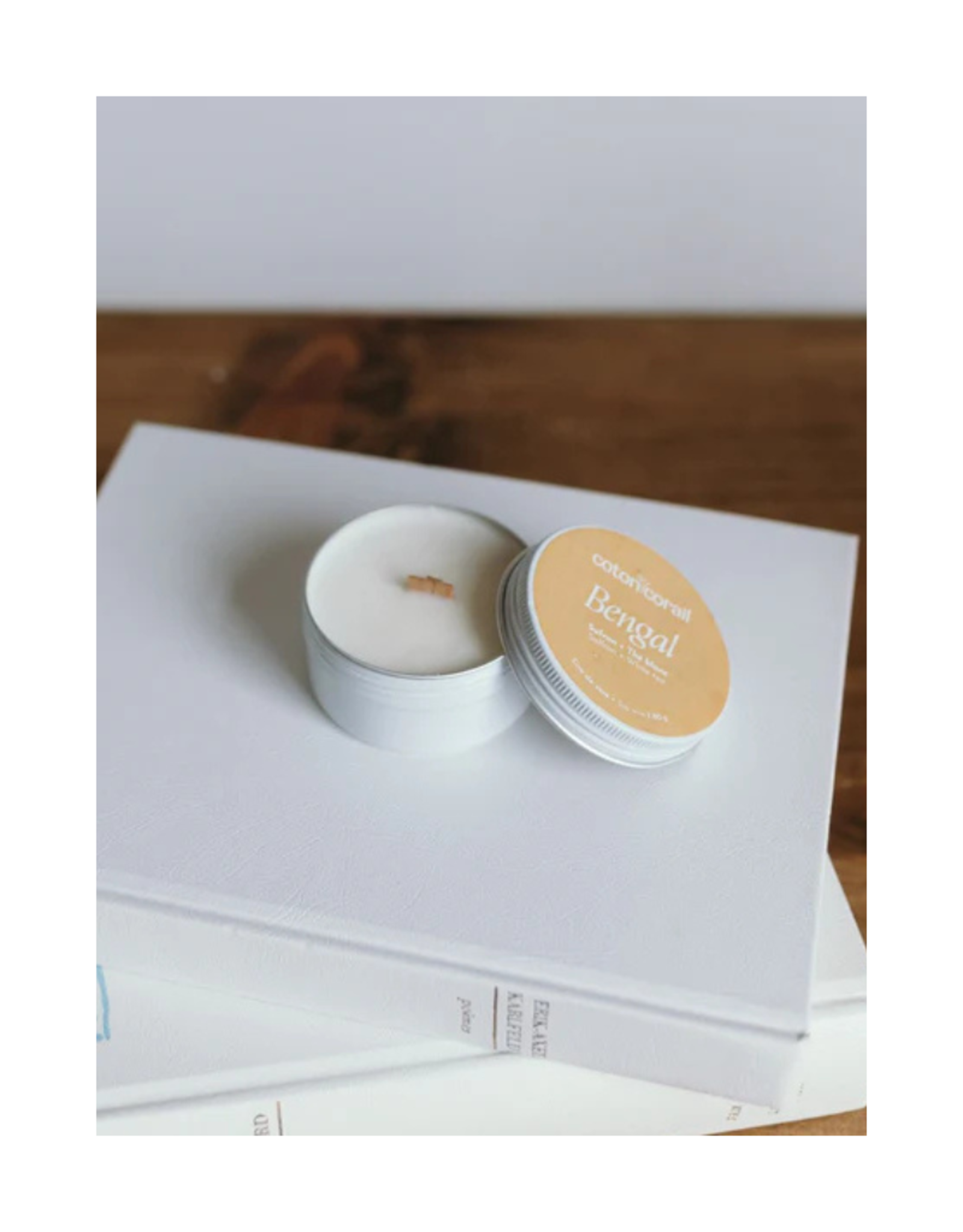 Bougie Format Voyage Coton Corail Bengal/ Safran + Thé Blanc Les