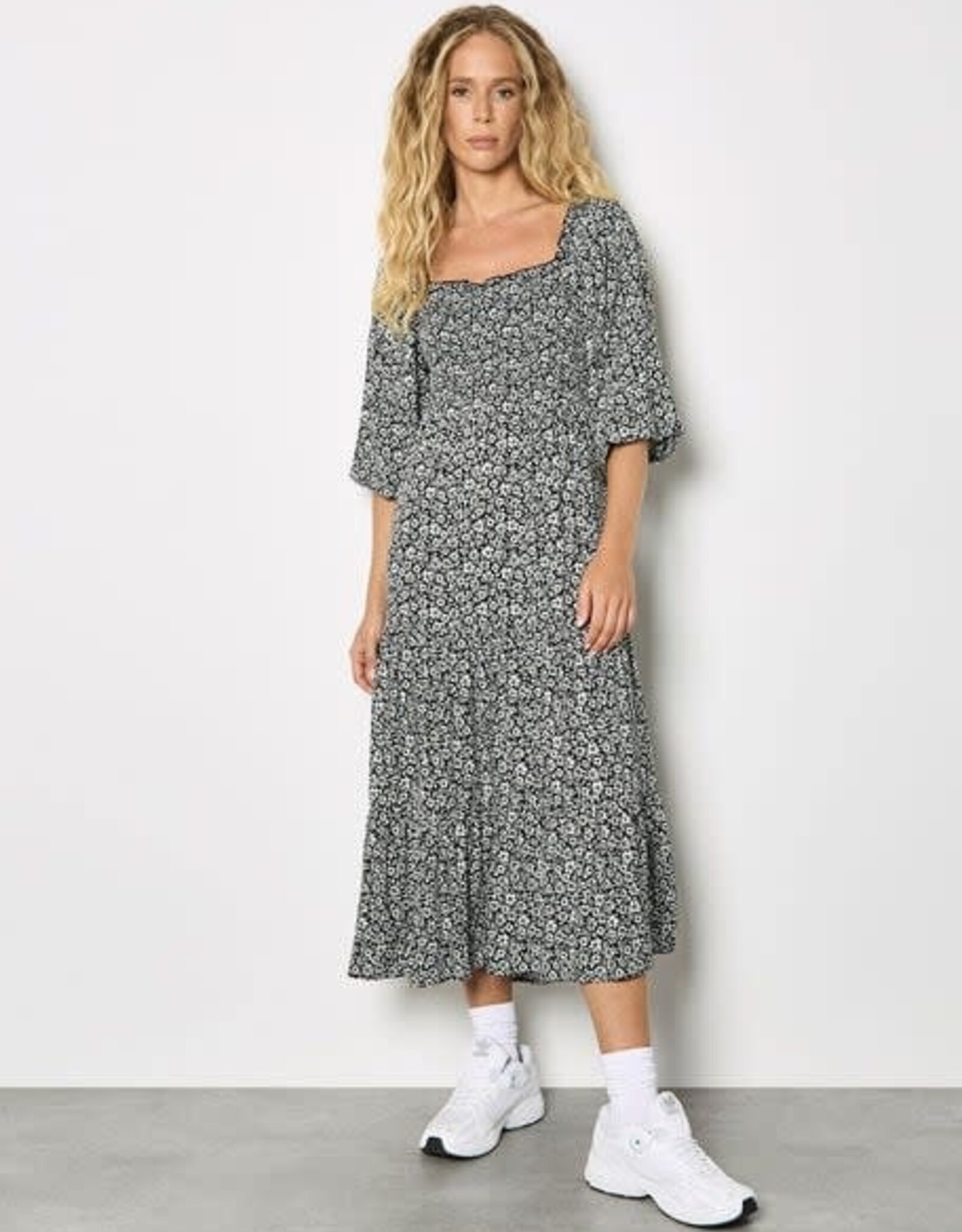 Apricot Smocked Dress Black/Green