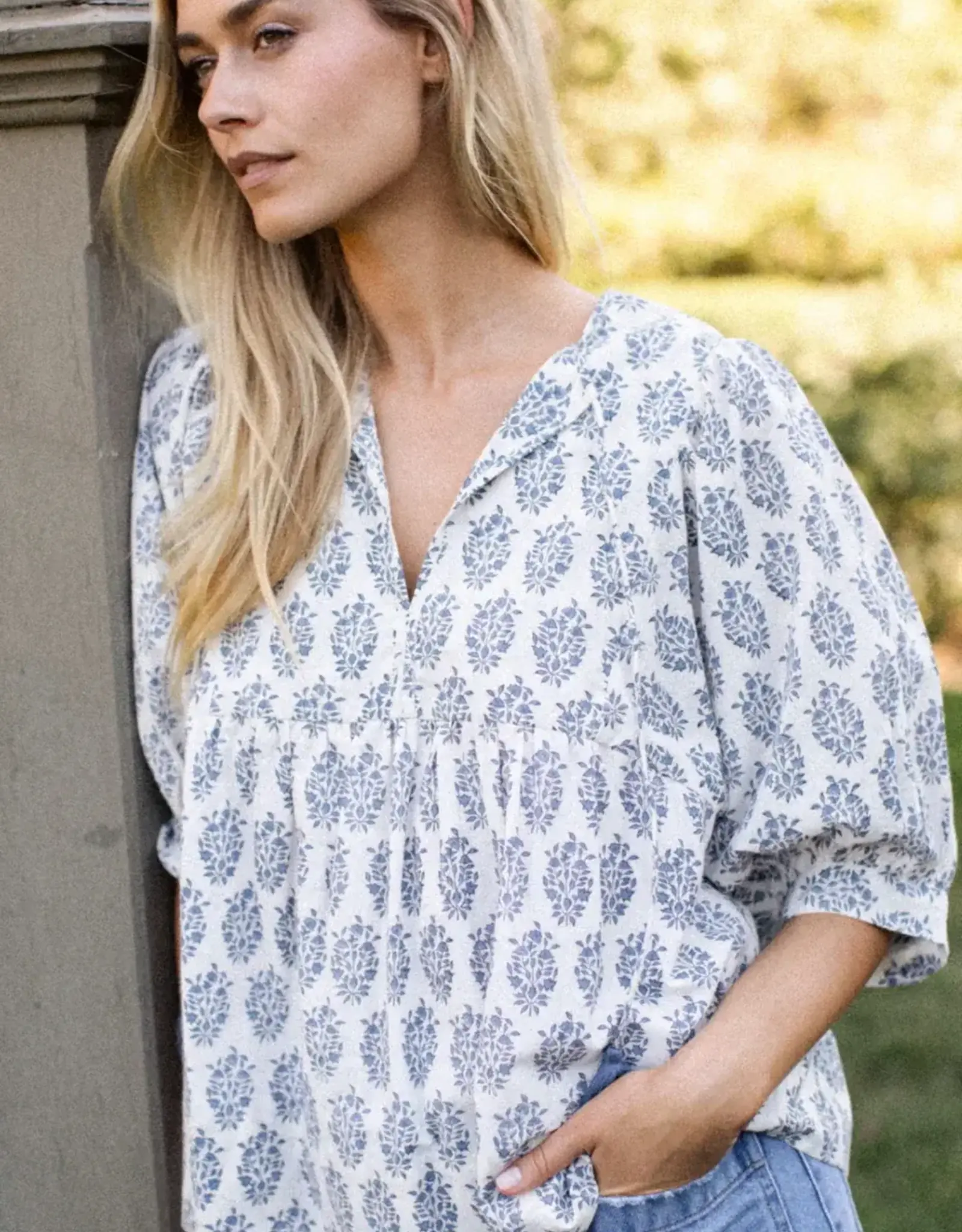 Marea  Steph Top Ivory/Indigo Meadow