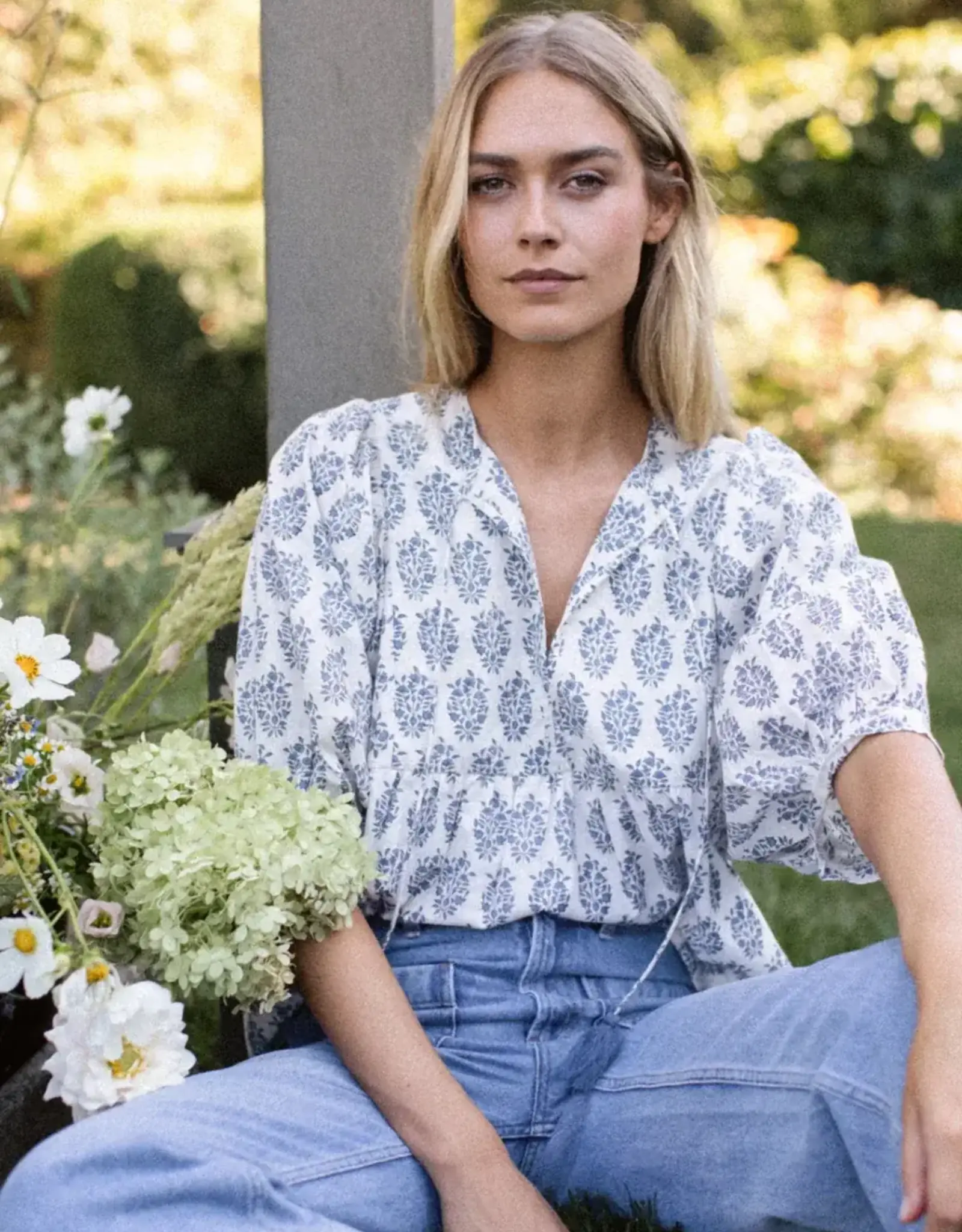 Marea  Steph Top Ivory/Indigo Meadow