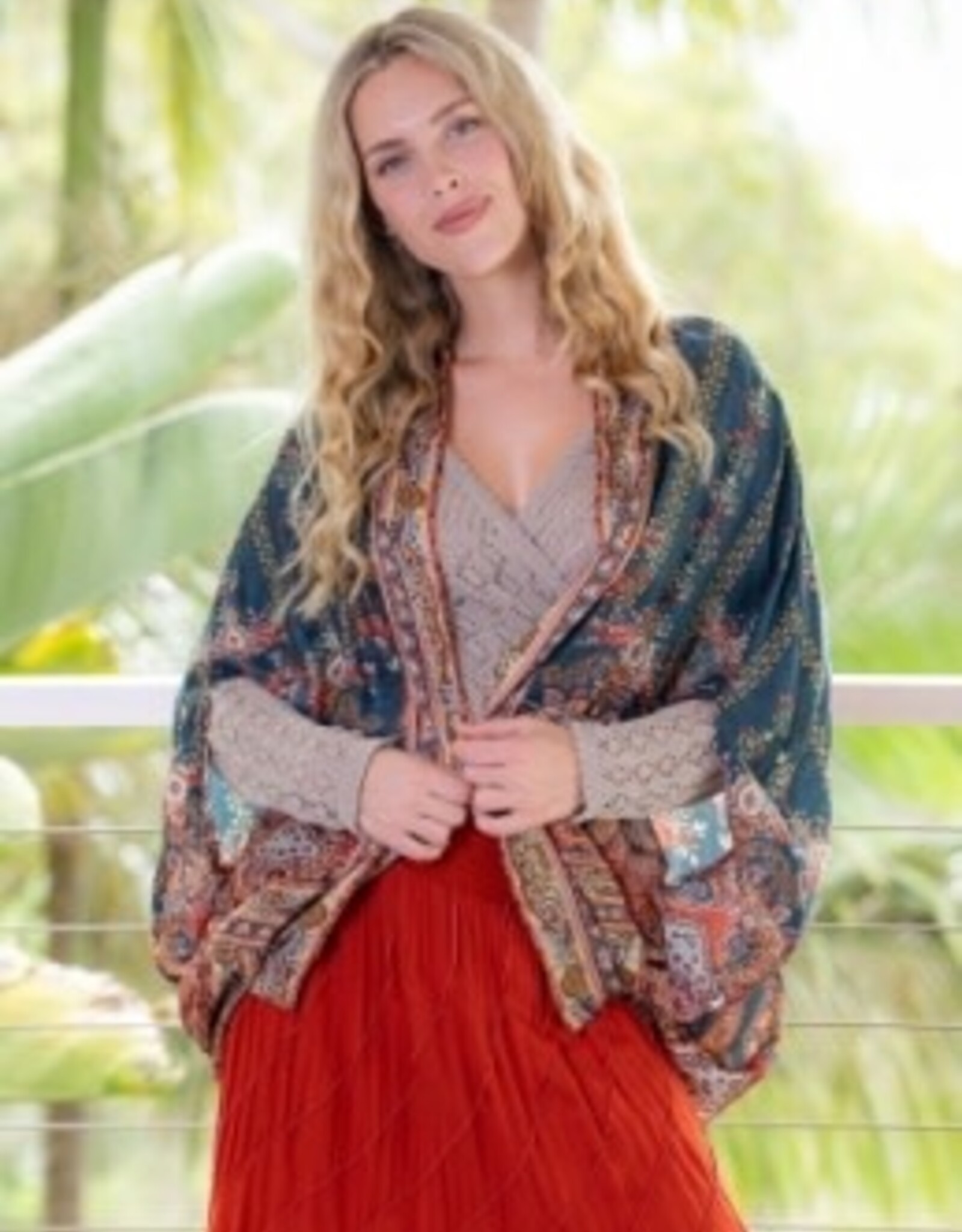 Cienna  Essence Silk Cape - One Size