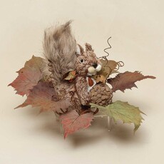 Meravic Squirrel-Acorn6