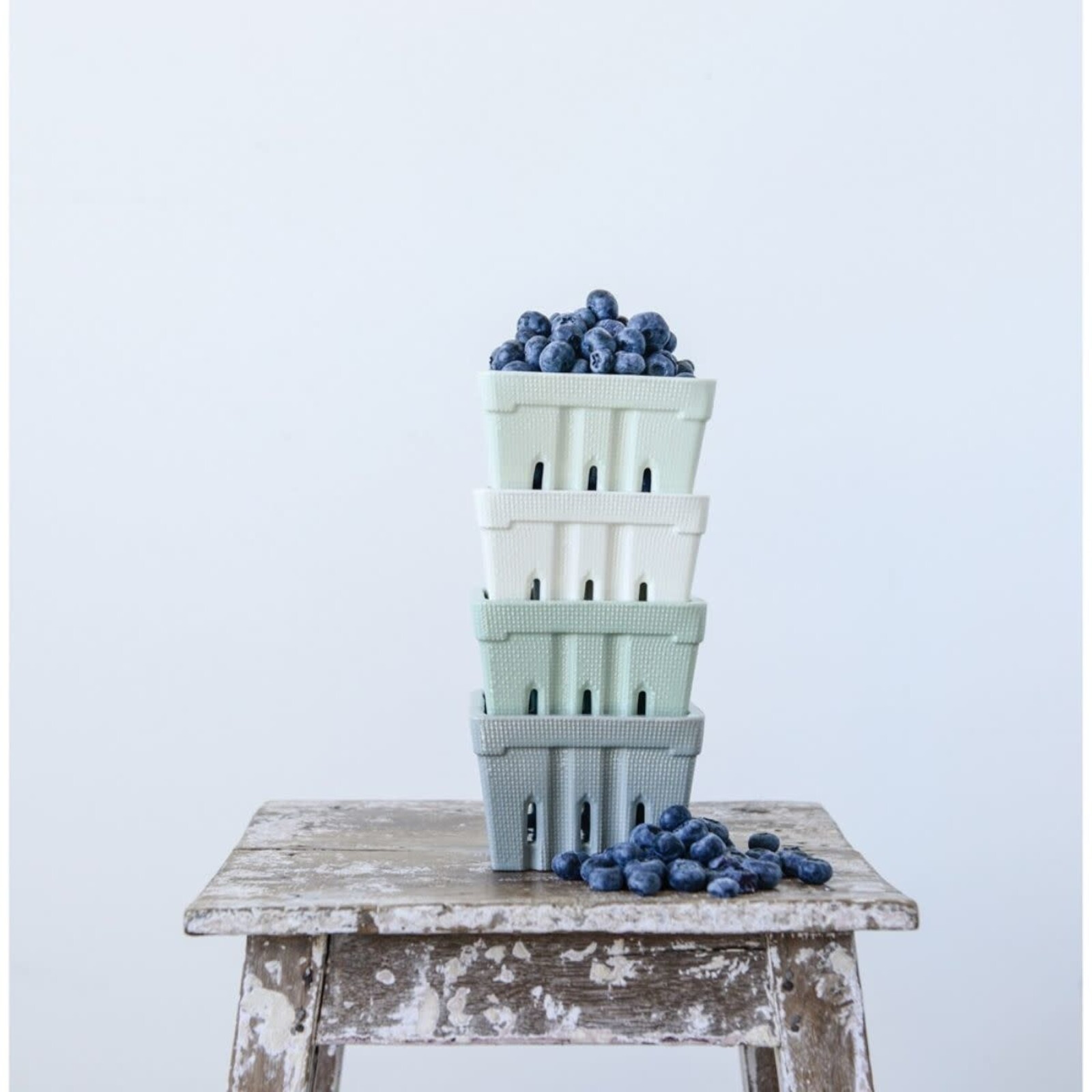 Creative Co-Op 4" Square Stoneware Berry Basket     DA9441A loading=