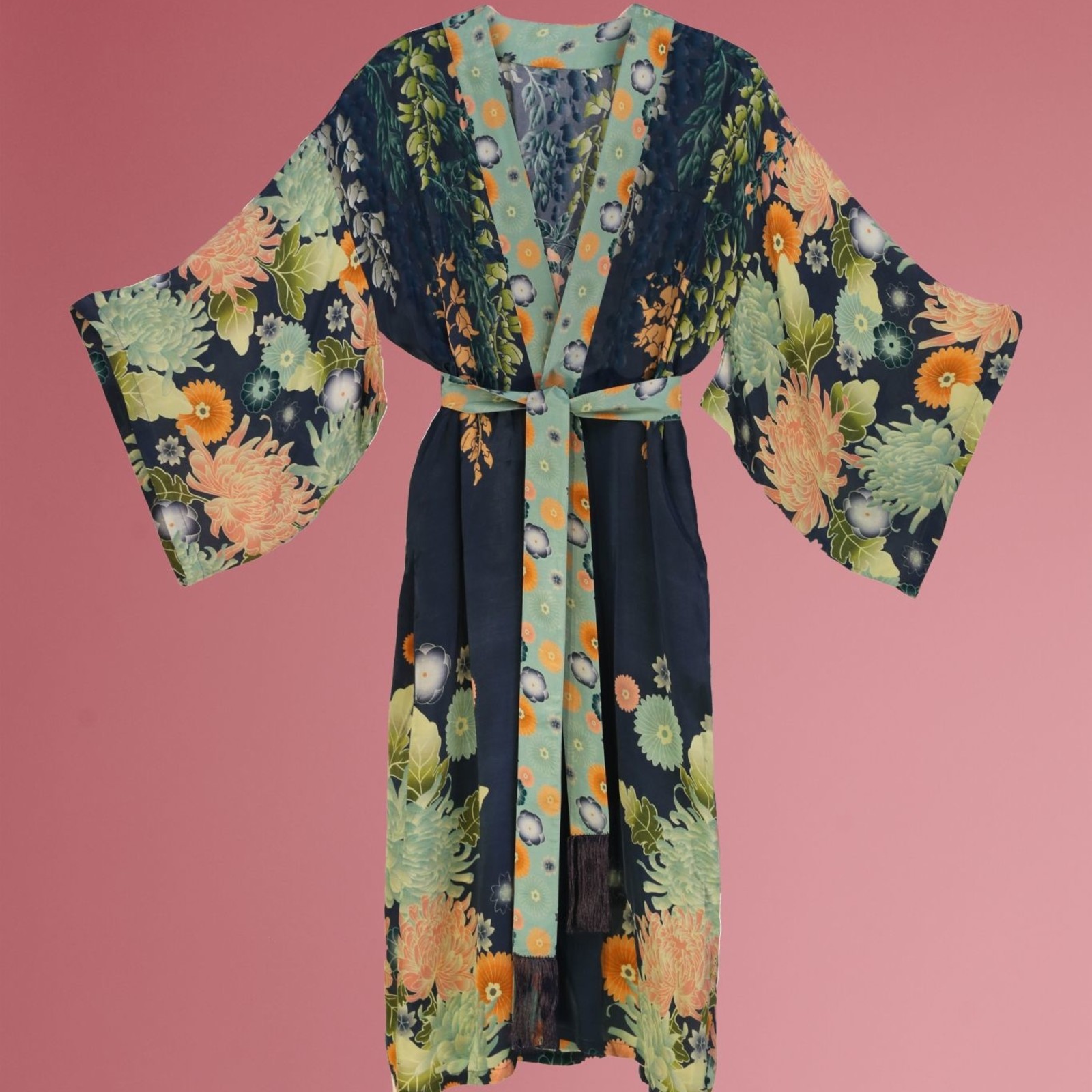 Powder Trailing Wisteria Kimono Gown   PKG7 loading=