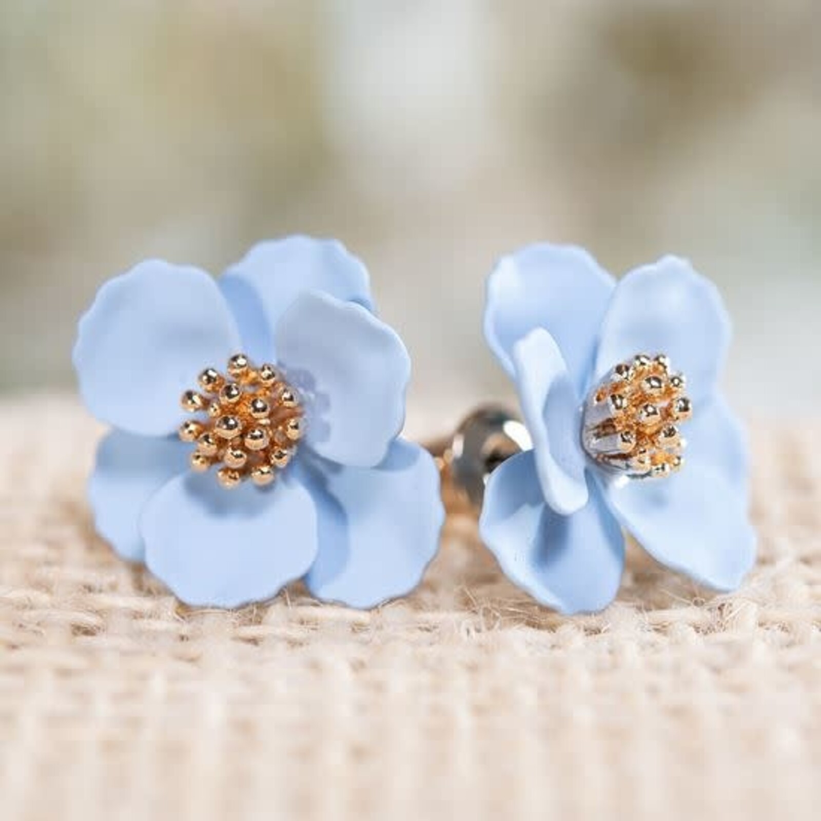 Amanda Blu Blu Botanicals Small Flower Earring loading=