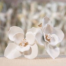 Amanda Blu Blu Bontanicals Md Flower with Pearl Center