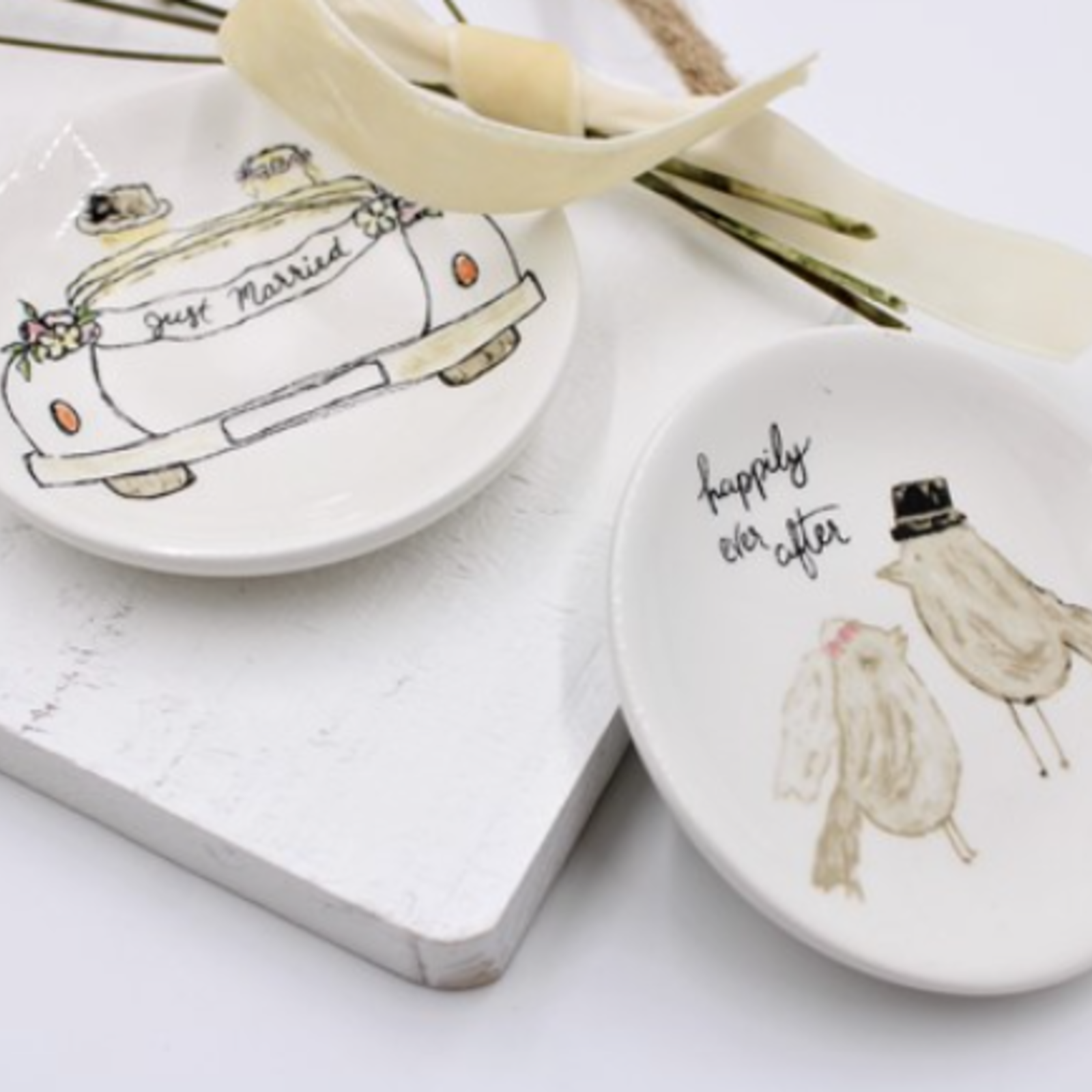 Tawyna North 3" Ceramic Wedding Trinket   TN2047A loading=