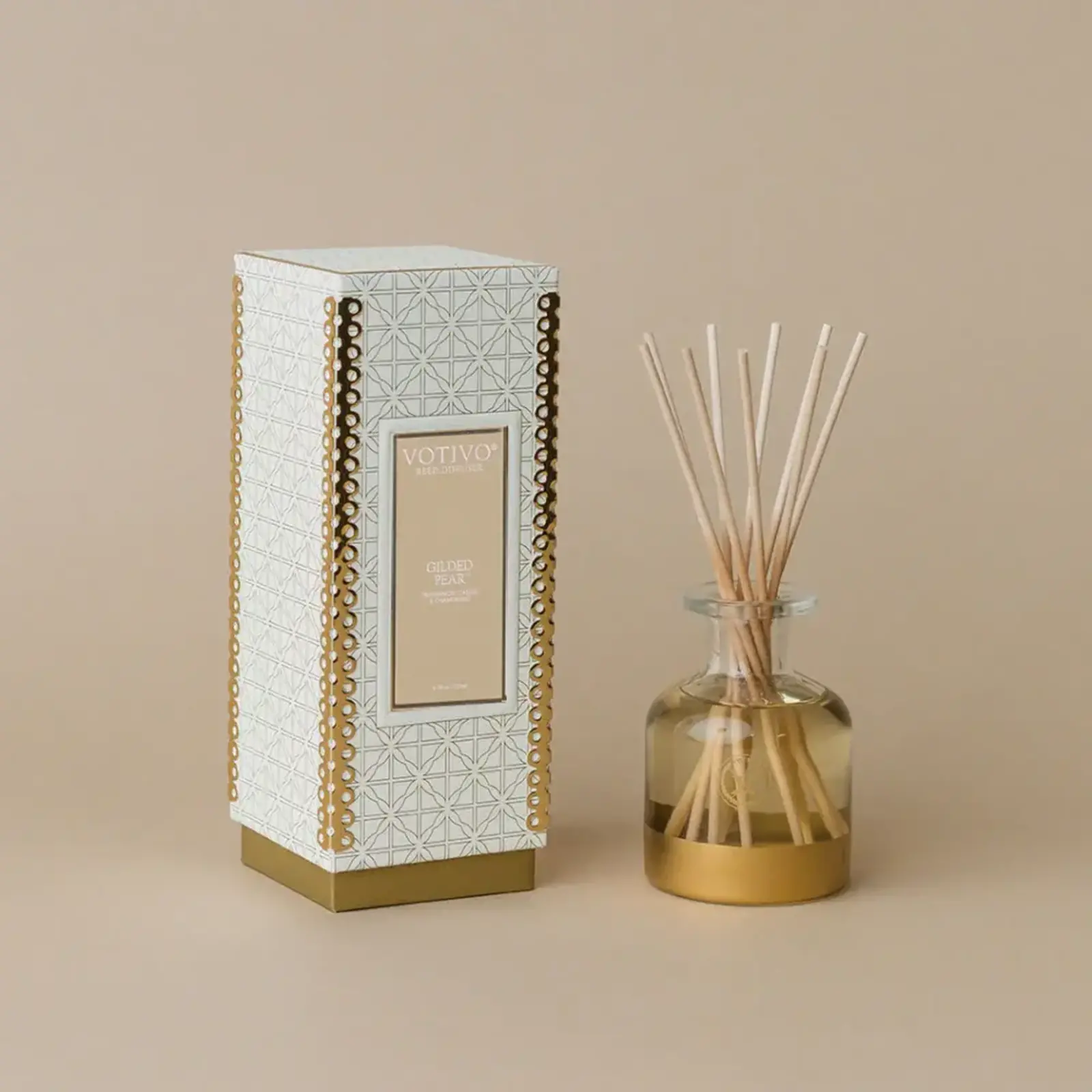 Votivo Holiday Reed Diffuser-Gilded Pear  VT522HR loading=
