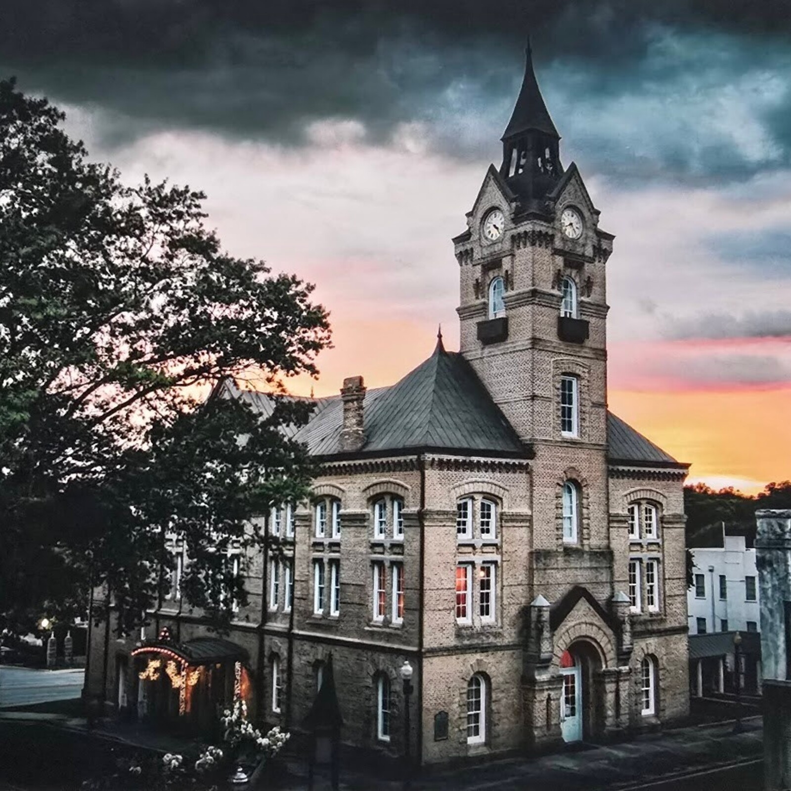 Oswaldo Tapia Dieso Newberry Scene Notecard (1)   (consignment) loading=