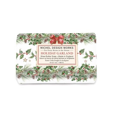 Michel Design Works Holiday Garland Medium Bath Soap  858446