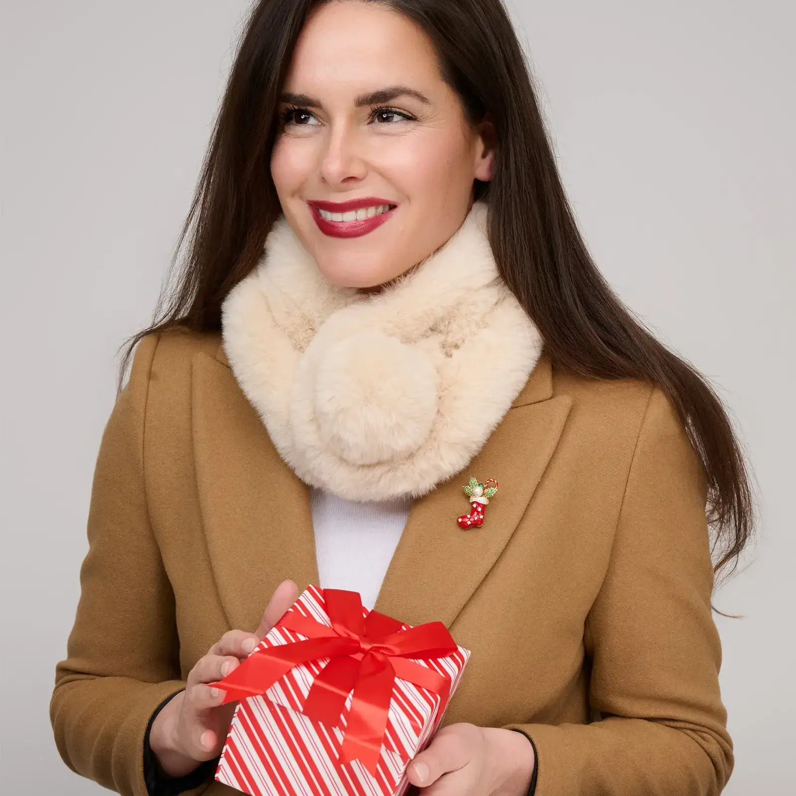 HOWARDS Faux Fur Wrap Scarf 55596A - loading=
