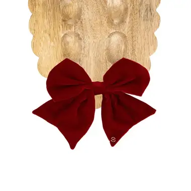 Mary Square Magnetic Bow -