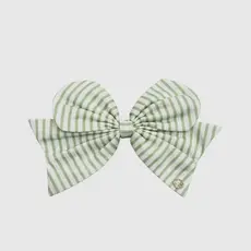 Mary Square Magnetic Bow -