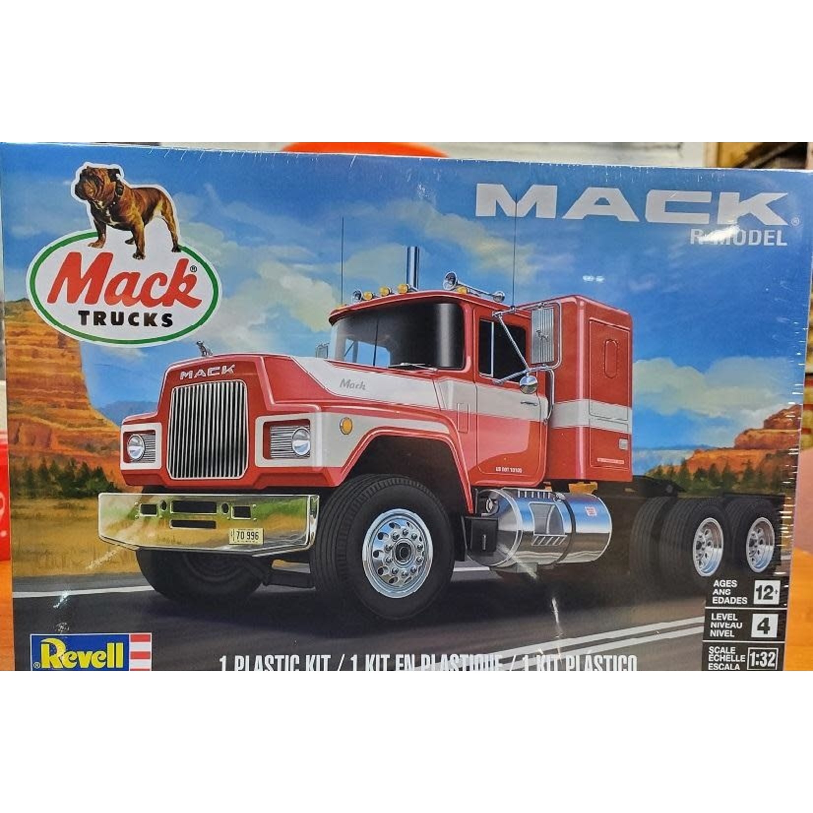 Revell 1/32 Mack "R" Model Cab Only Kit (partial snap/partial glue)