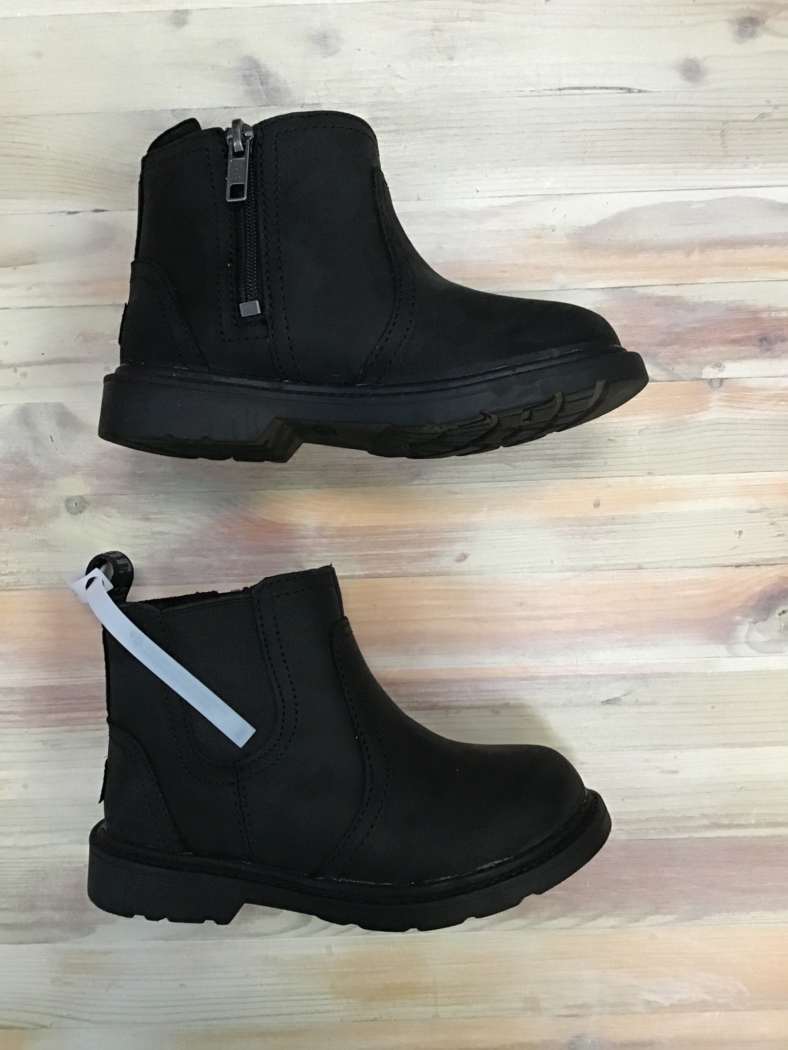 Black ugg boots for boys hotsell