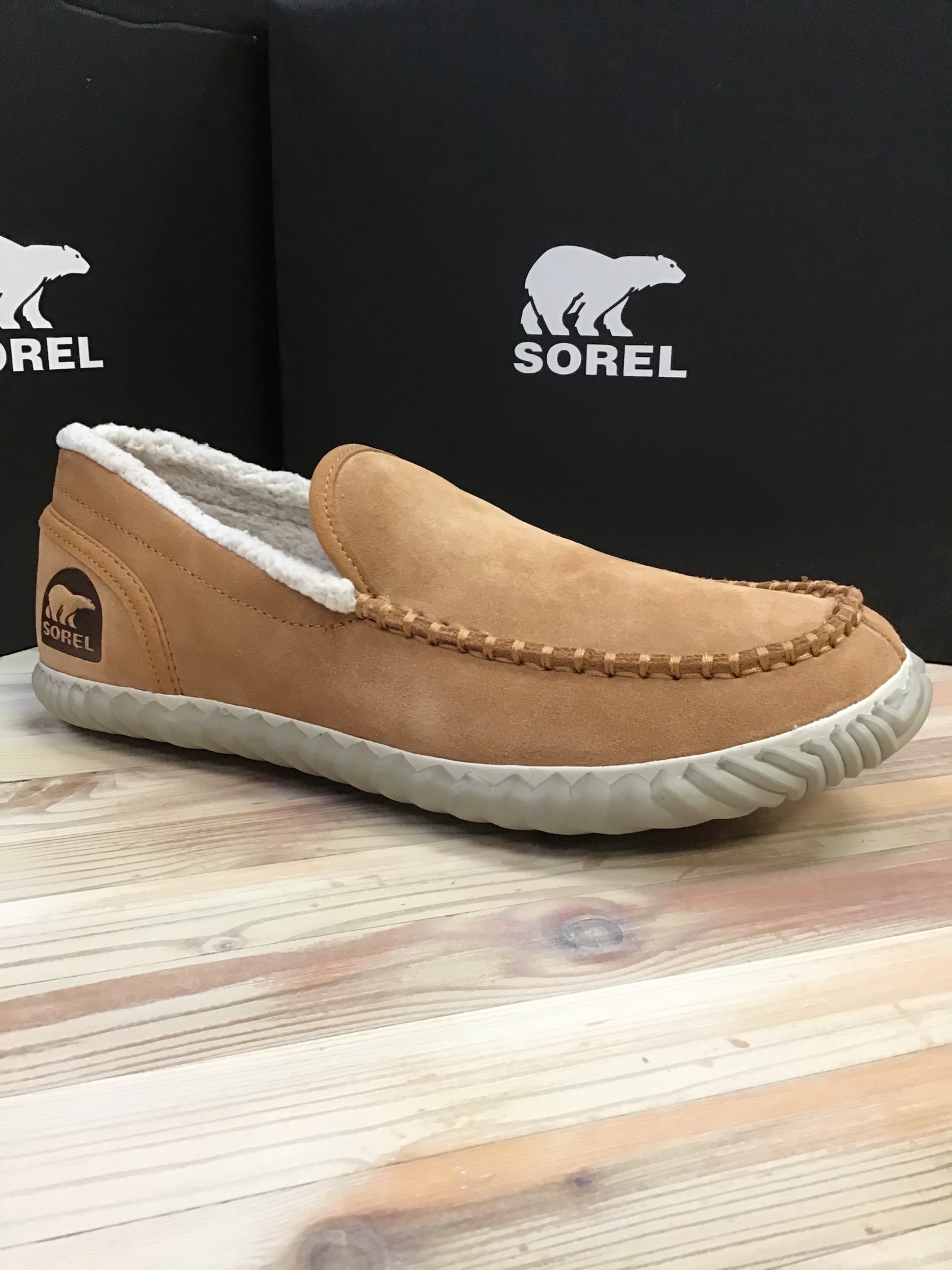 sorel men's dude moc stores