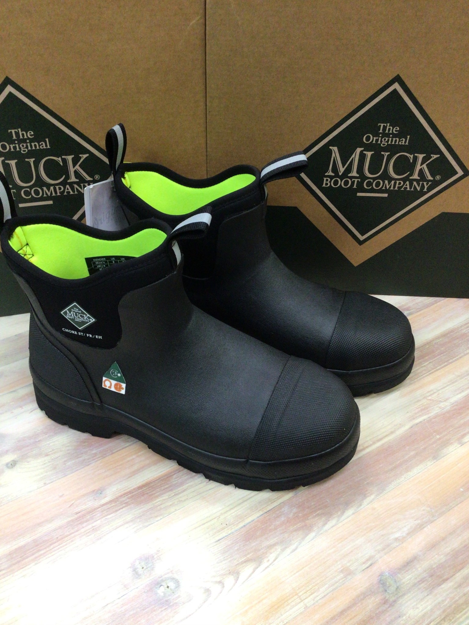 Muck Chore Classic Chelsea CSA Men’s Shoes & M'Orr