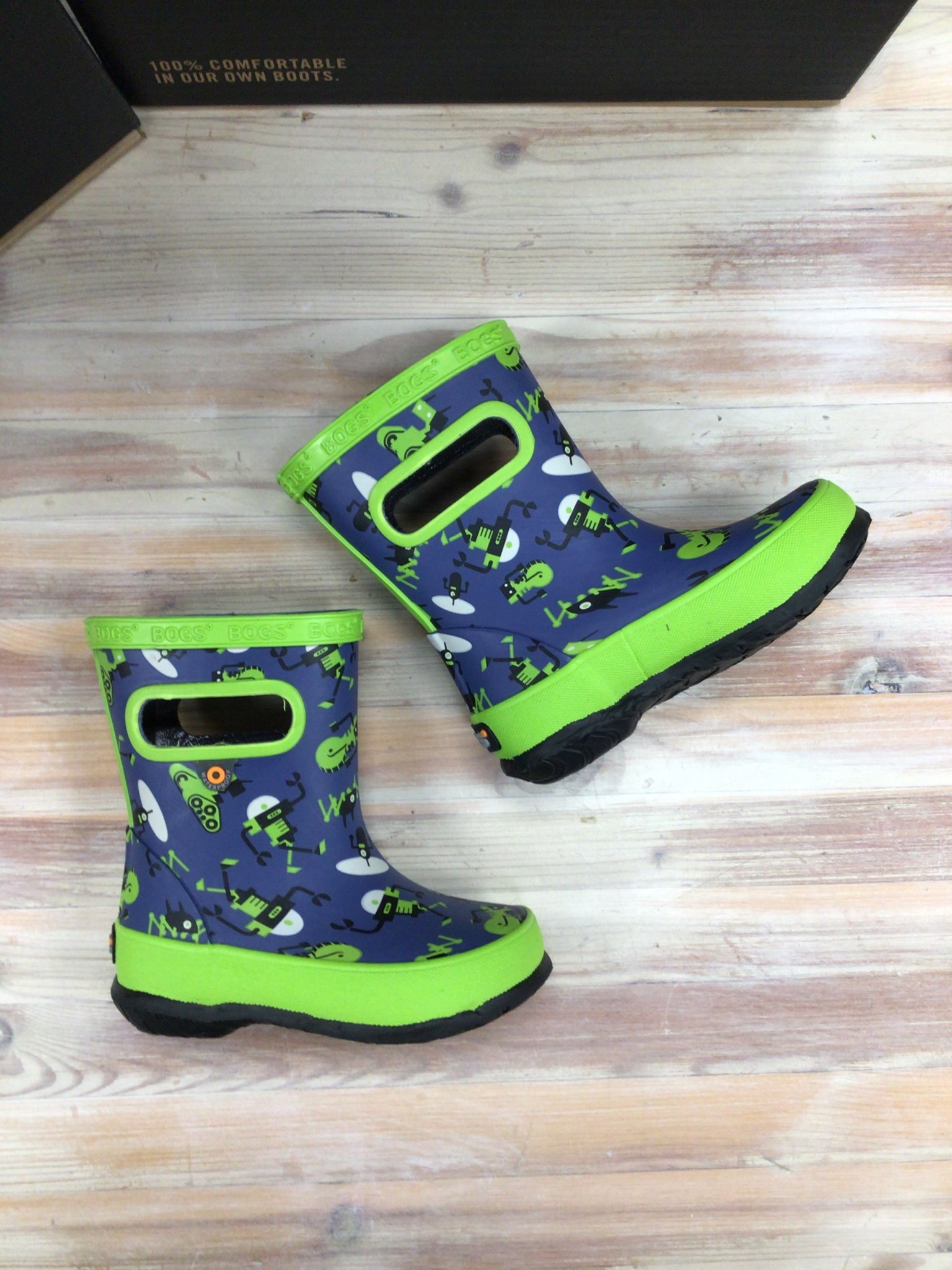 Bogs 72529K Skipper Robots Kids Shoes M Orr