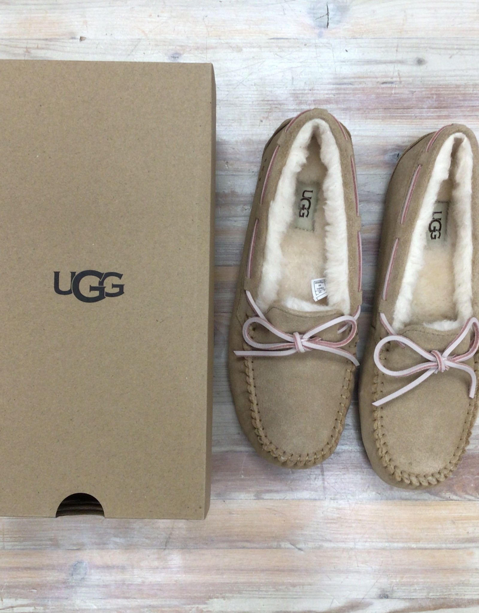 Ugg Dakota Ladies - Shoes & M'Orr