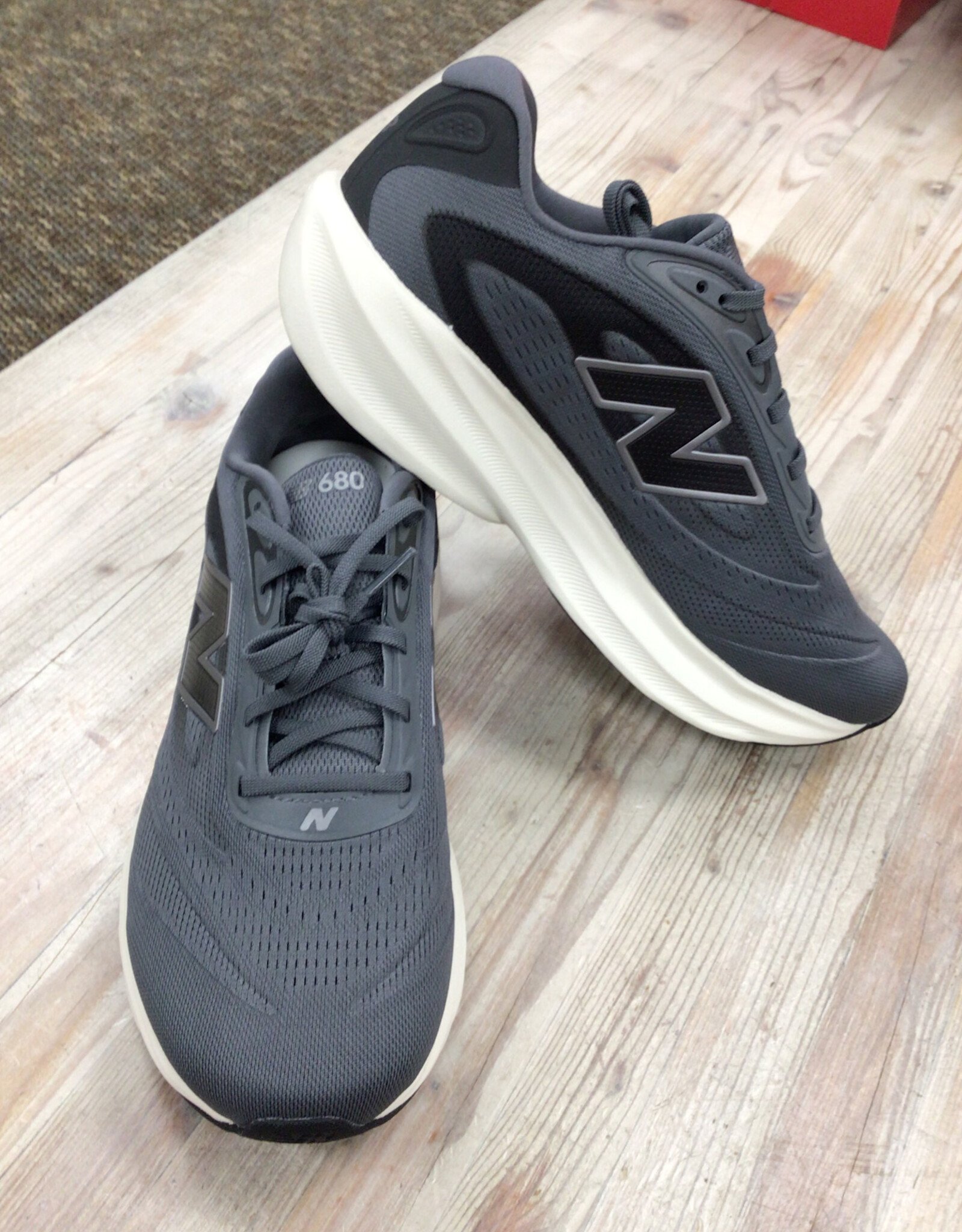New Balance New Balance M680 v9 Men’s