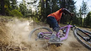 The e-bike revolution now comes in pink! Meet the all new Santa Cruz Heckler SL The e-bike revolution now comes in pink! Meet the all new Santa Cruz Heckler SL