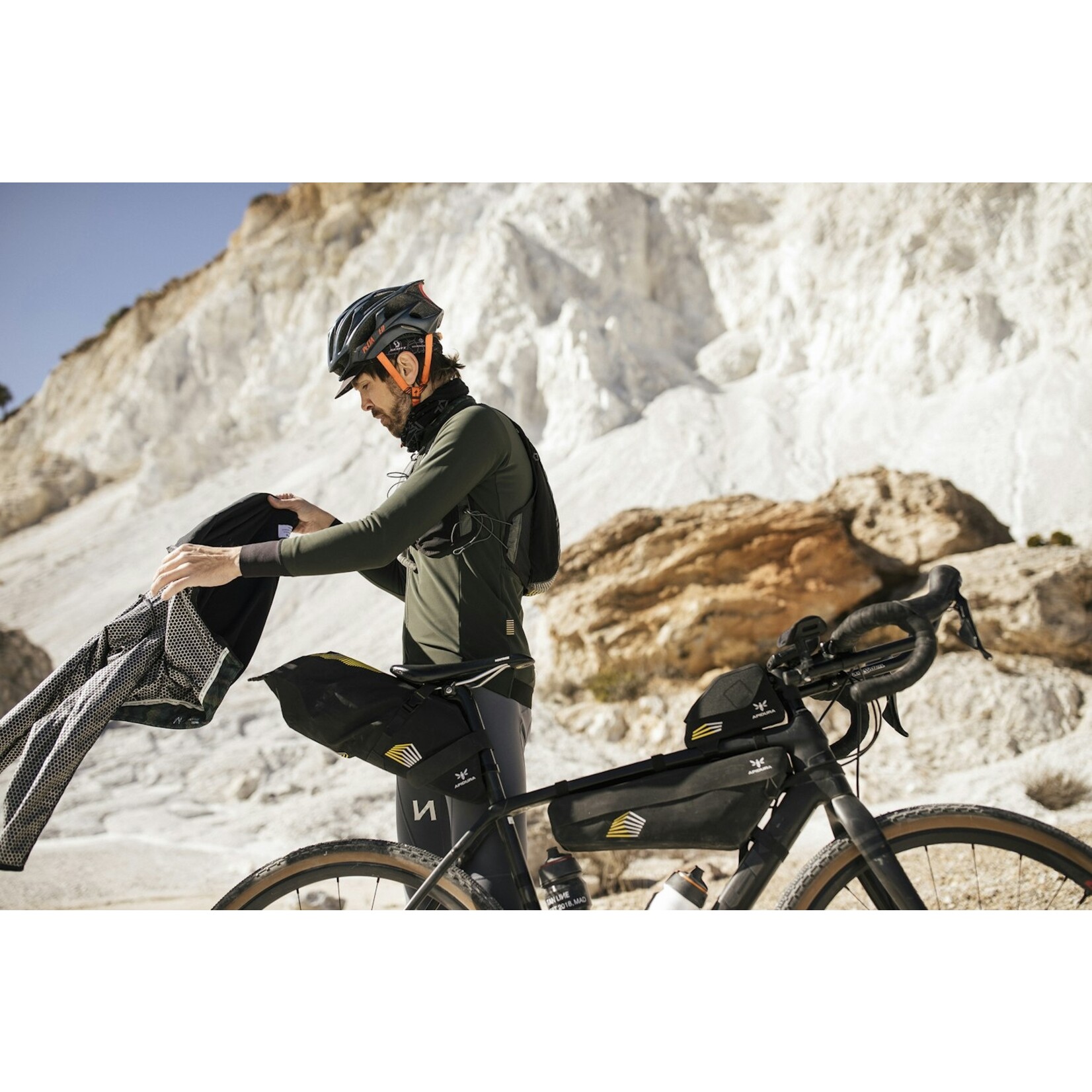 Racing Saddle Pack - Golden Sports Inc. Racing Saddle Pack - Golden Sports Inc.