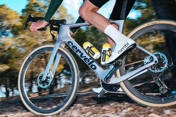 Cervélo Áspero-5: The Cutting Edge of Gravel Speed