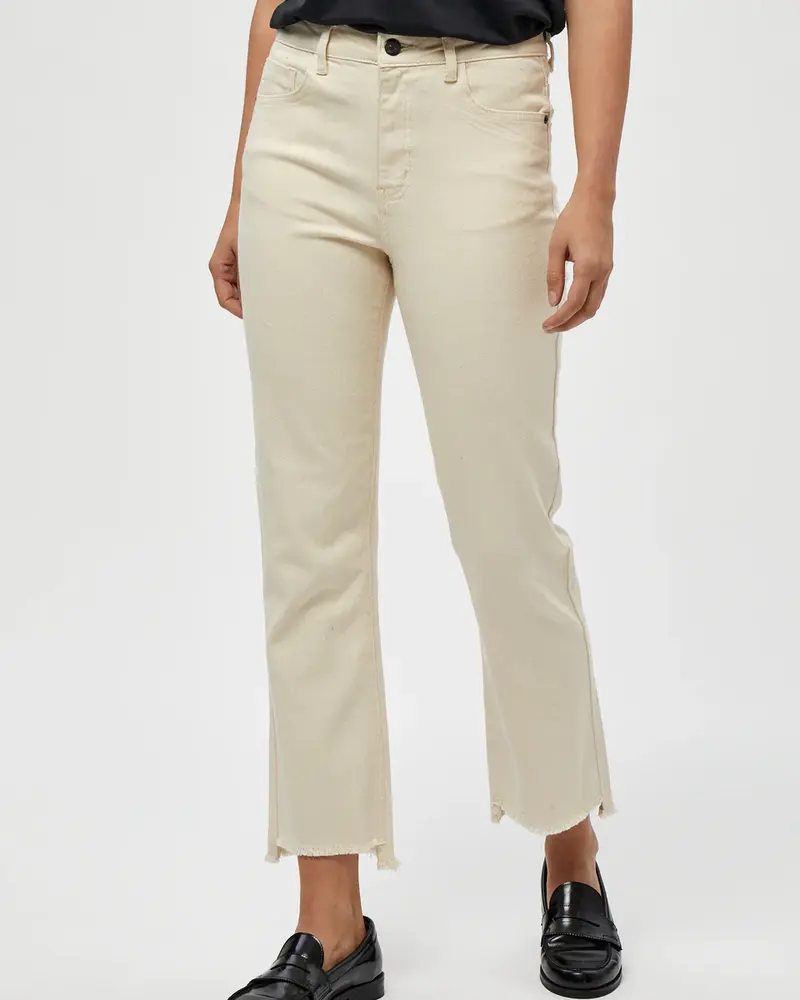 6183  Fione Cropped Jeans