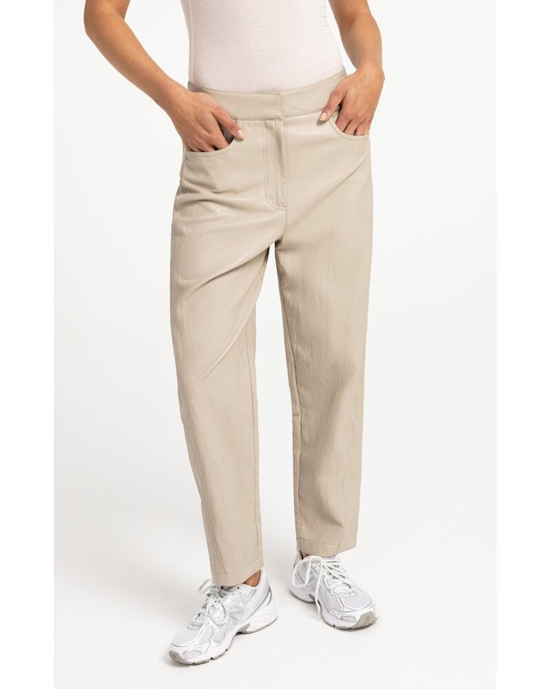 Yaya Pantalon coupe carotte en faux cuir