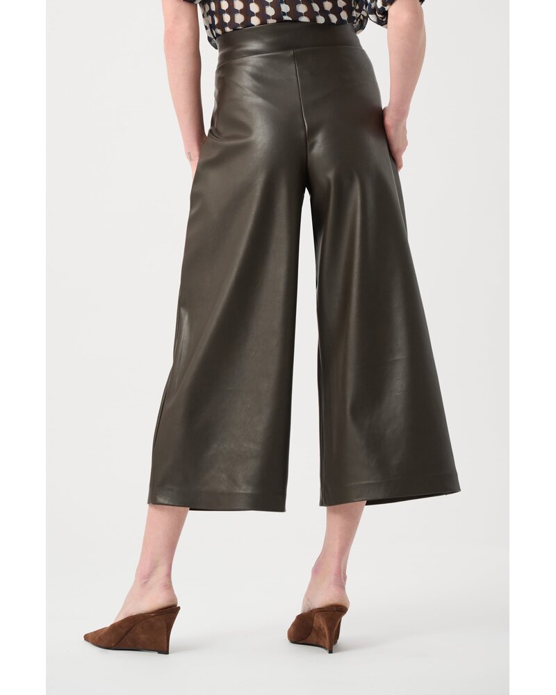 Joseph Ribkoff Pantalon culotte en faux cuir-263096