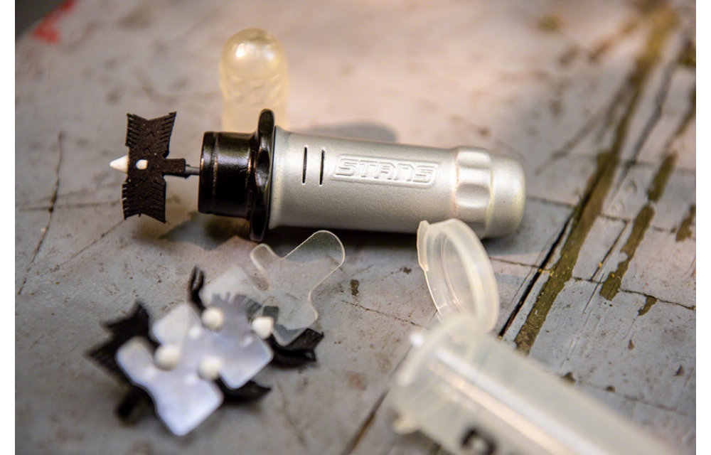 Stan's NoTubes Dart Tool