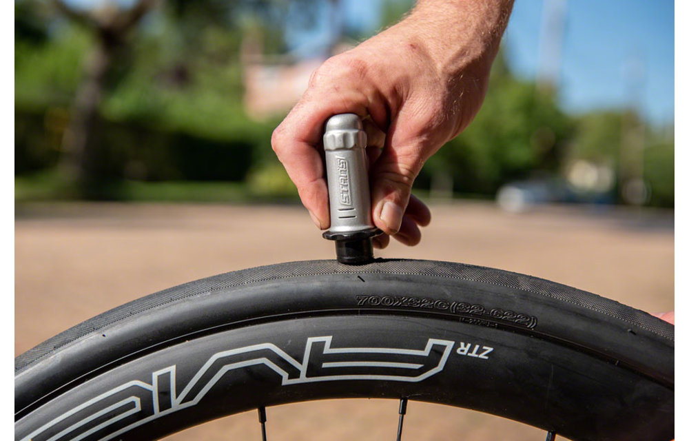 Stan's NoTubes Dart Tool