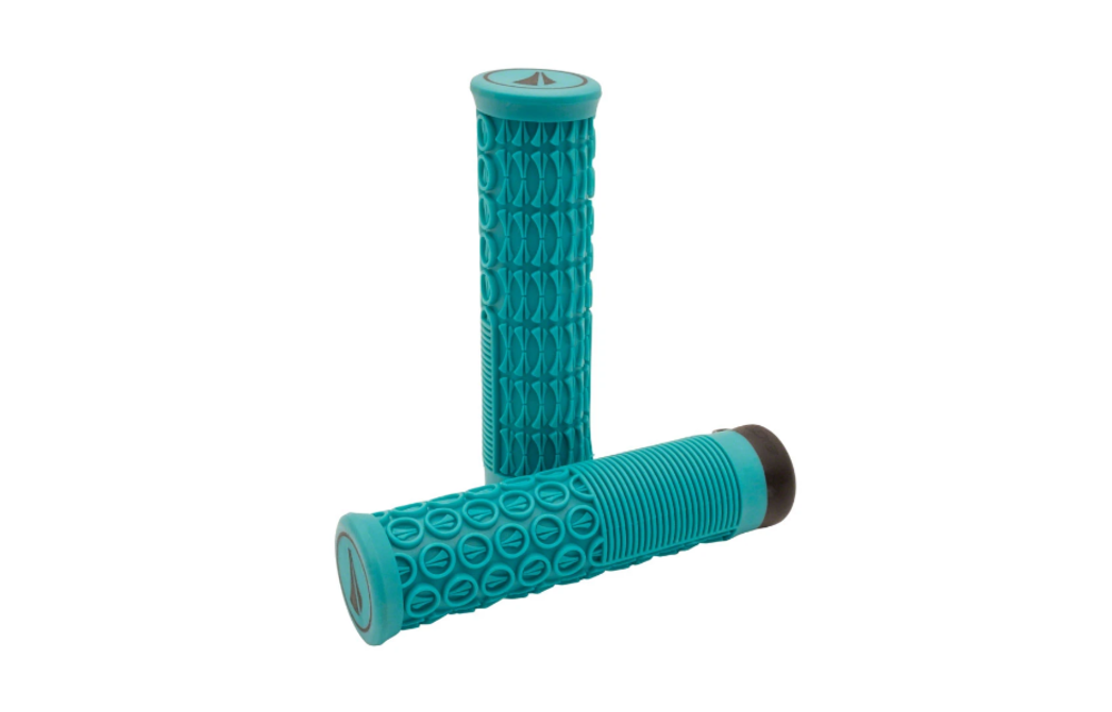 Thrice 33 Lock On Grips