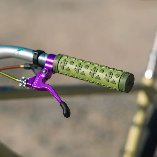 TOMII CYCLES x SIMWORKS  Farwest Grip