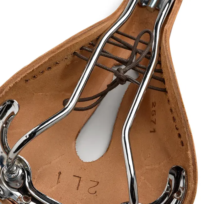 Brooks B17 Carved