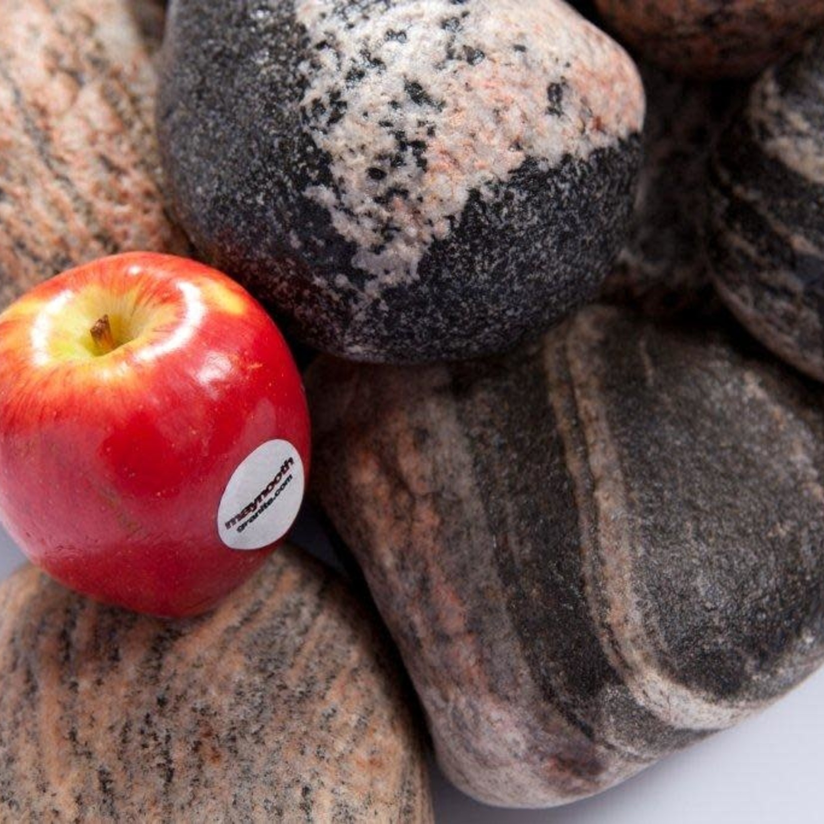 Maynooth Natural Stone 4" X-Large Granite Rock 15kg