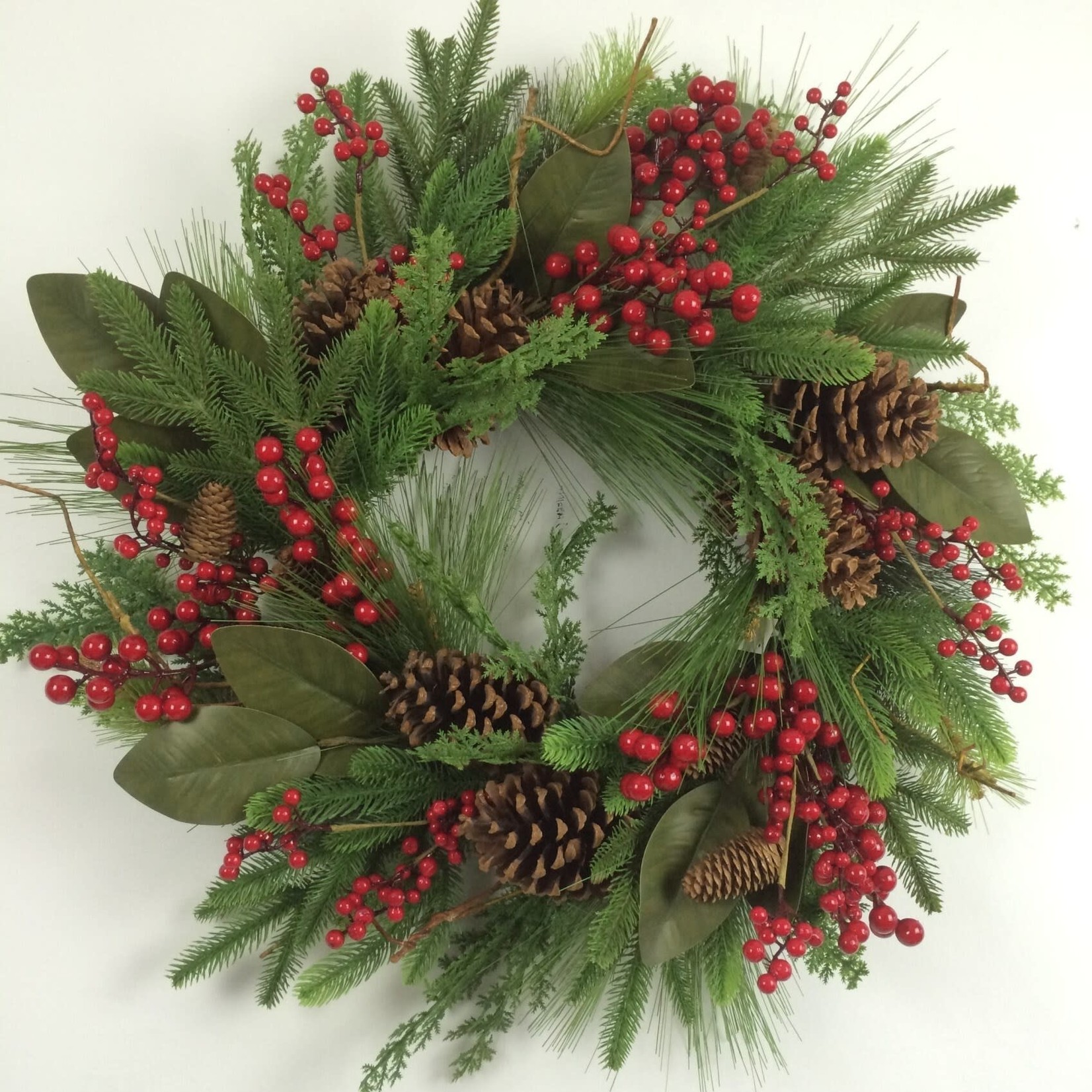 25"D XMAS GREENS W/BERRIES WREATH