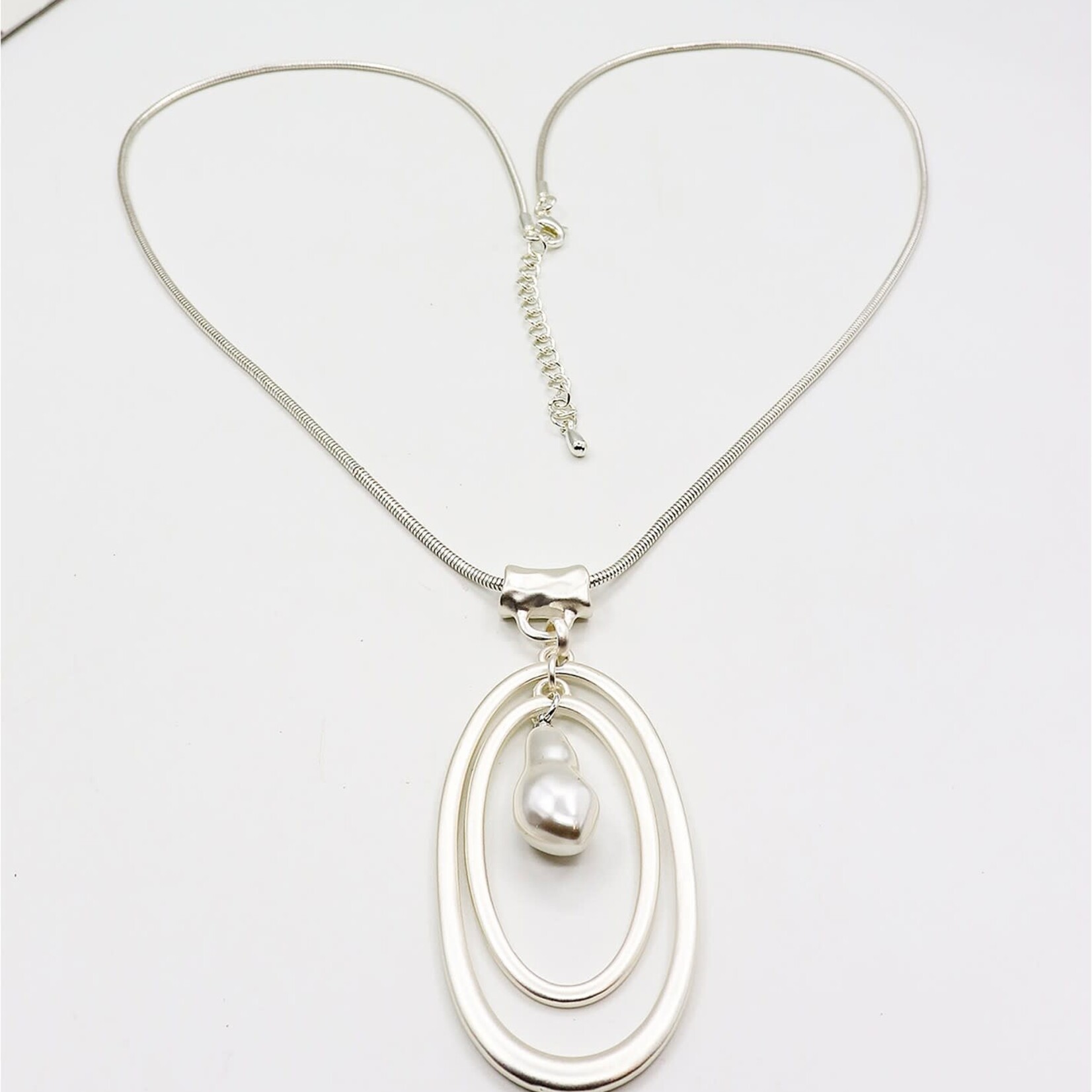 Chain Necklace W/ Water Drop Pendant