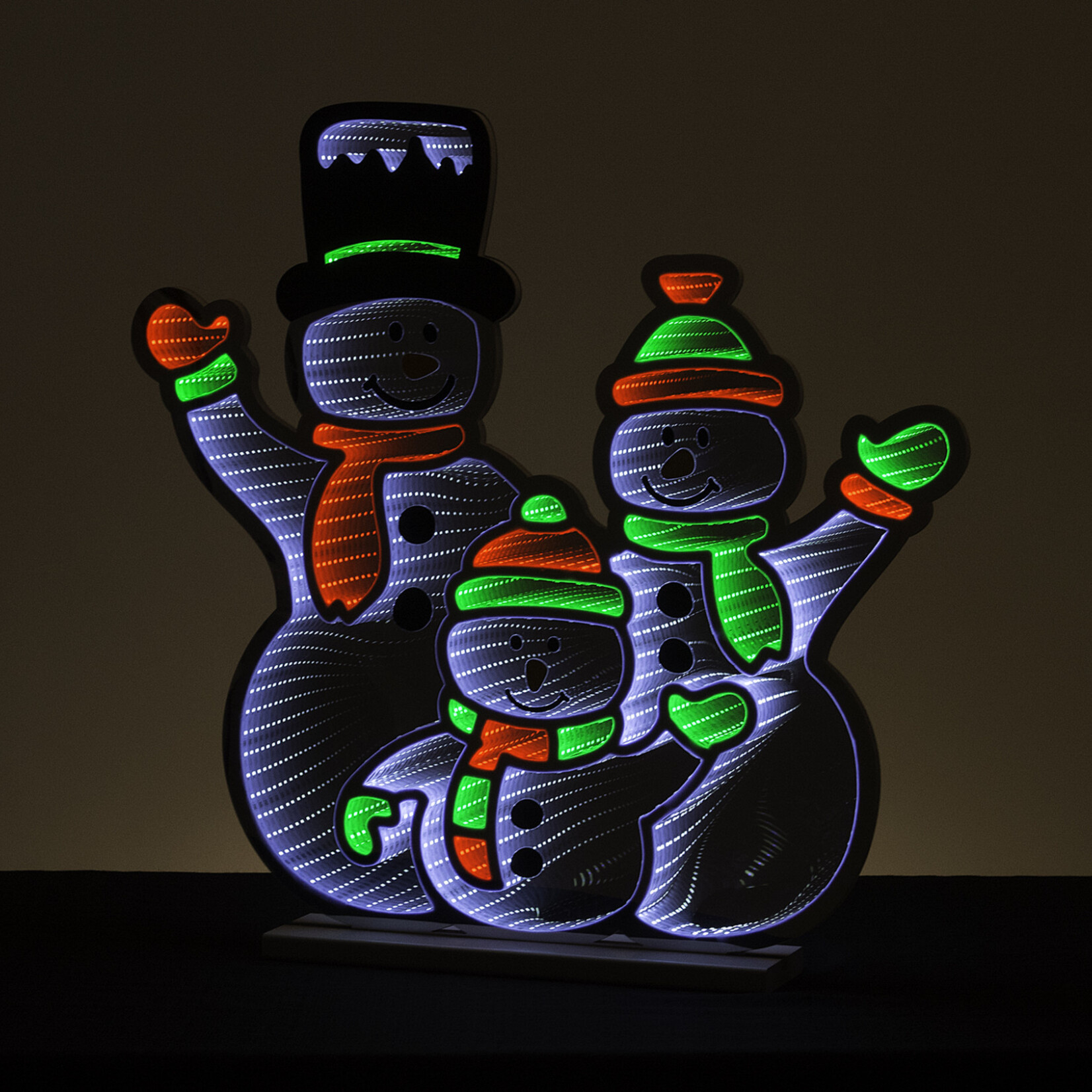 26" Snowman Family Infinity light