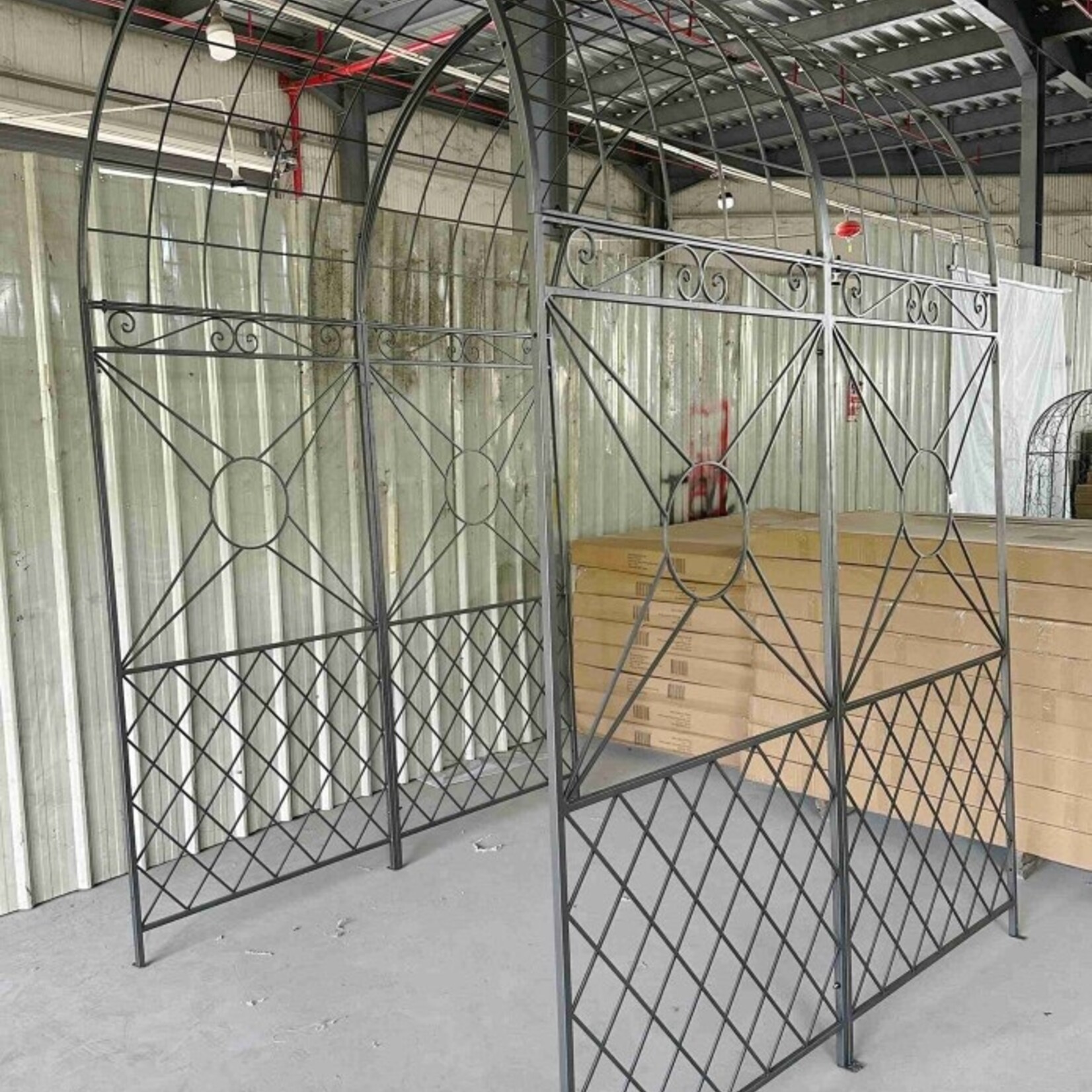 METAL ARCH - Picture Shows  2 Together