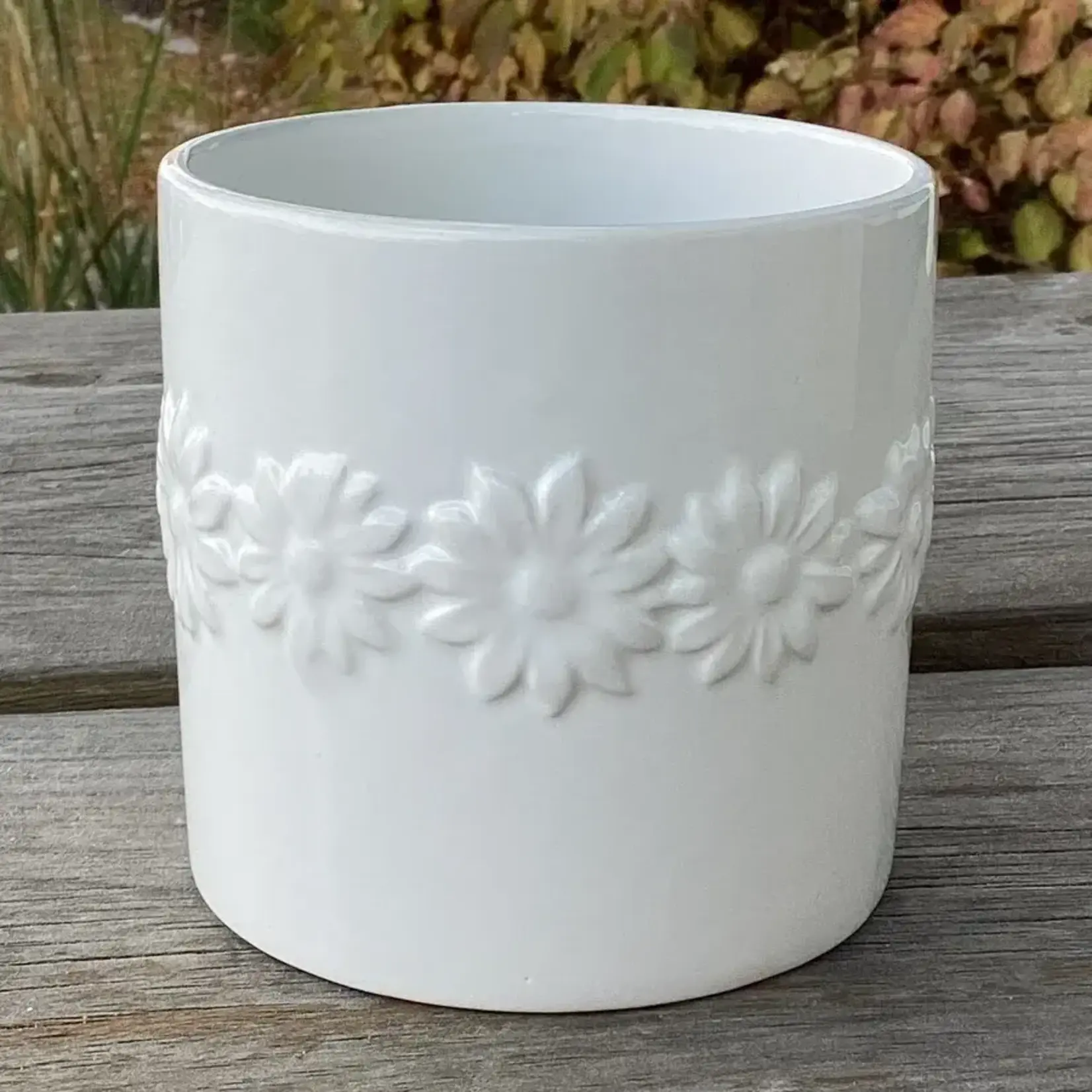 Shiny White Daisy Dolomite Container